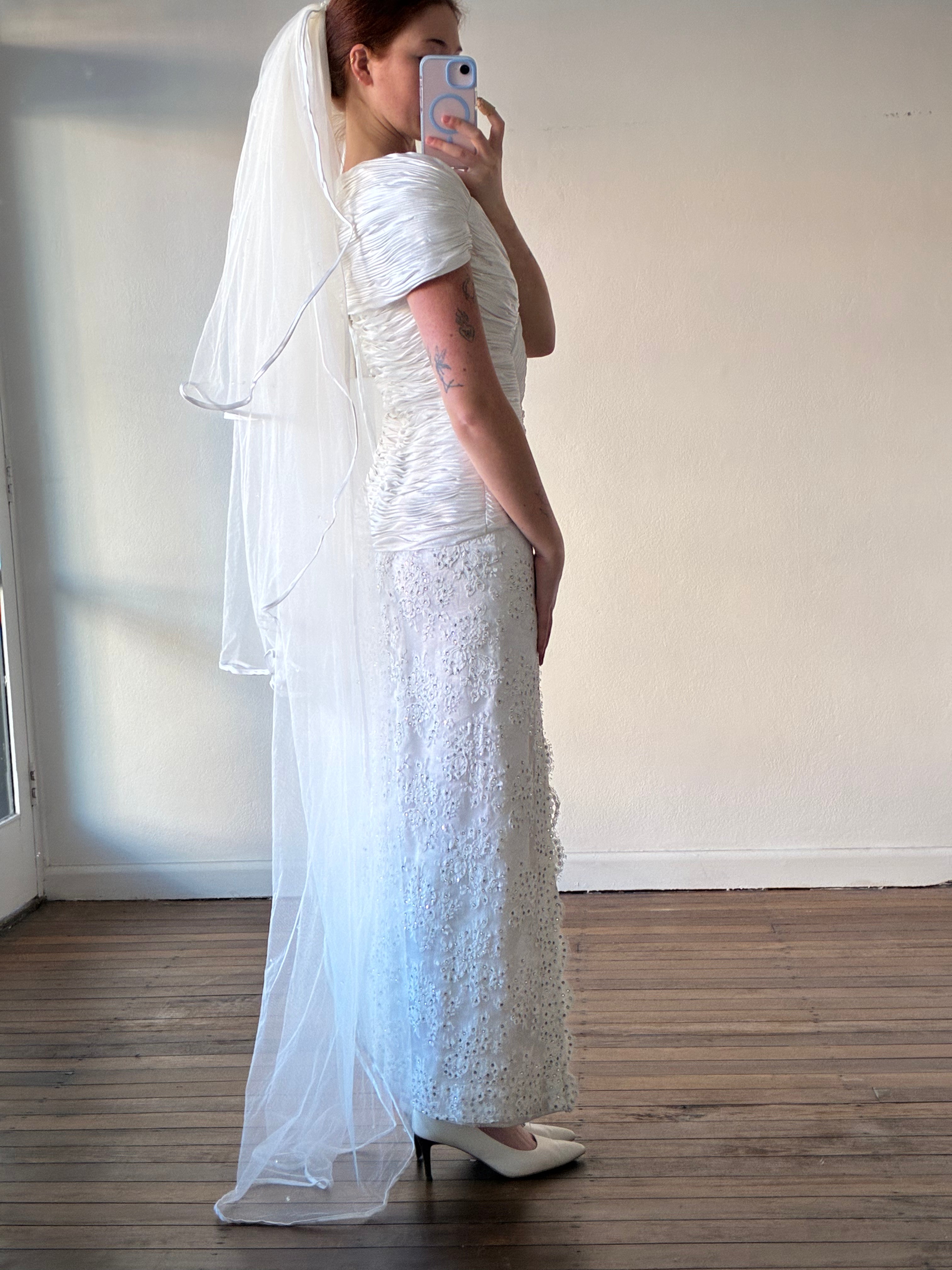 90s Satin Trim Crystal Detail Triple-tiered Veil