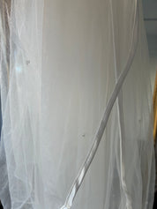 90s Satin Trim Crystal Detail Triple-tiered Veil