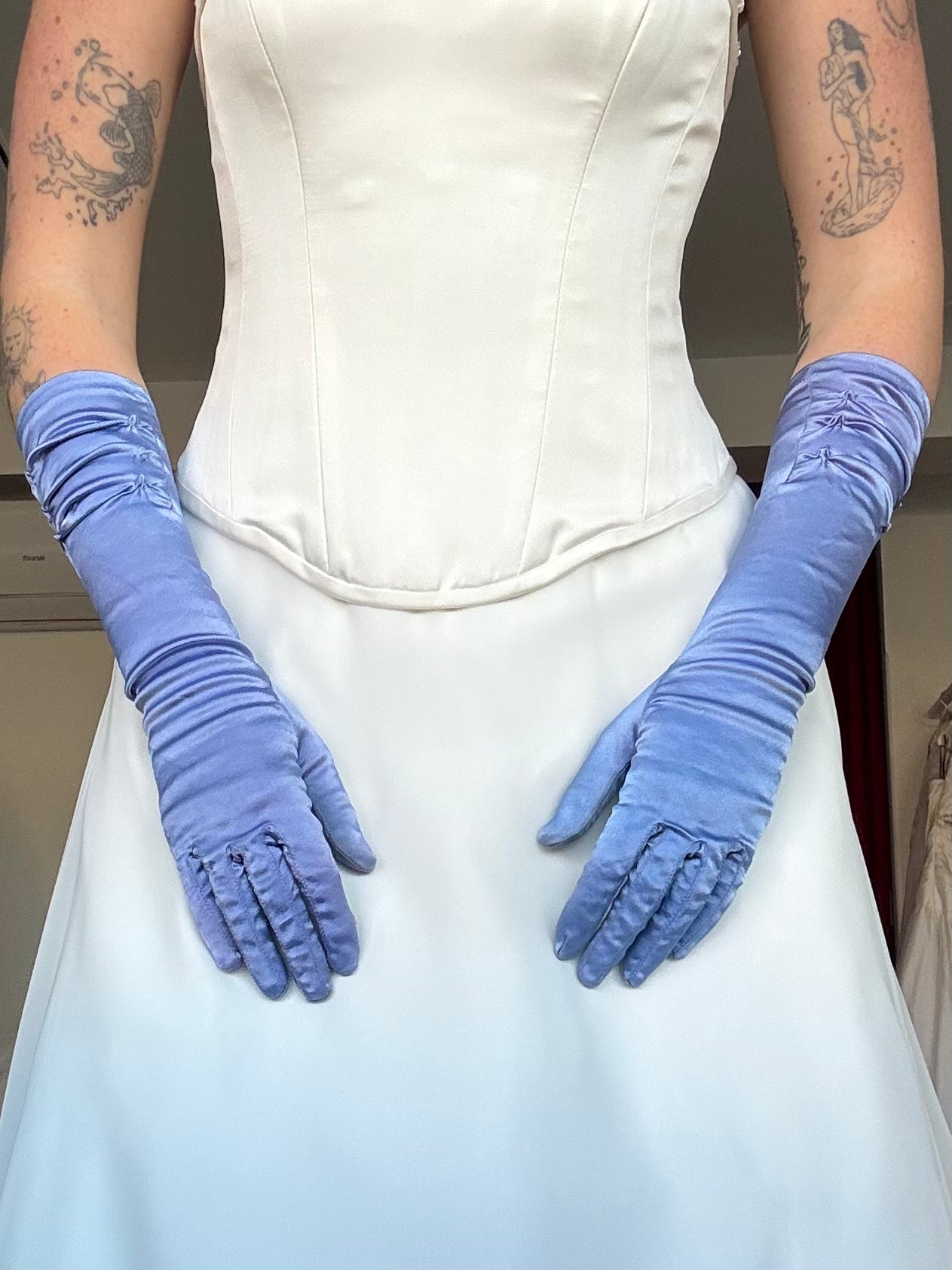 50s Periwinkle Ruched Detail Gloves