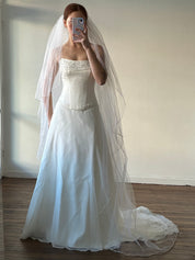 90s Beaded Lace Appliqué Satin Trim Triple-tiered Cathedral Veil