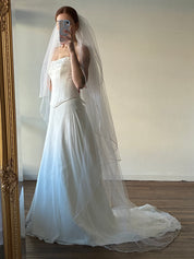 90s Beaded Lace Appliqué Satin Trim Triple-tiered Cathedral Veil
