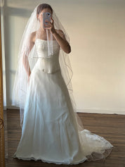 90s Beaded Lace Appliqué Satin Trim Triple-tiered Cathedral Veil