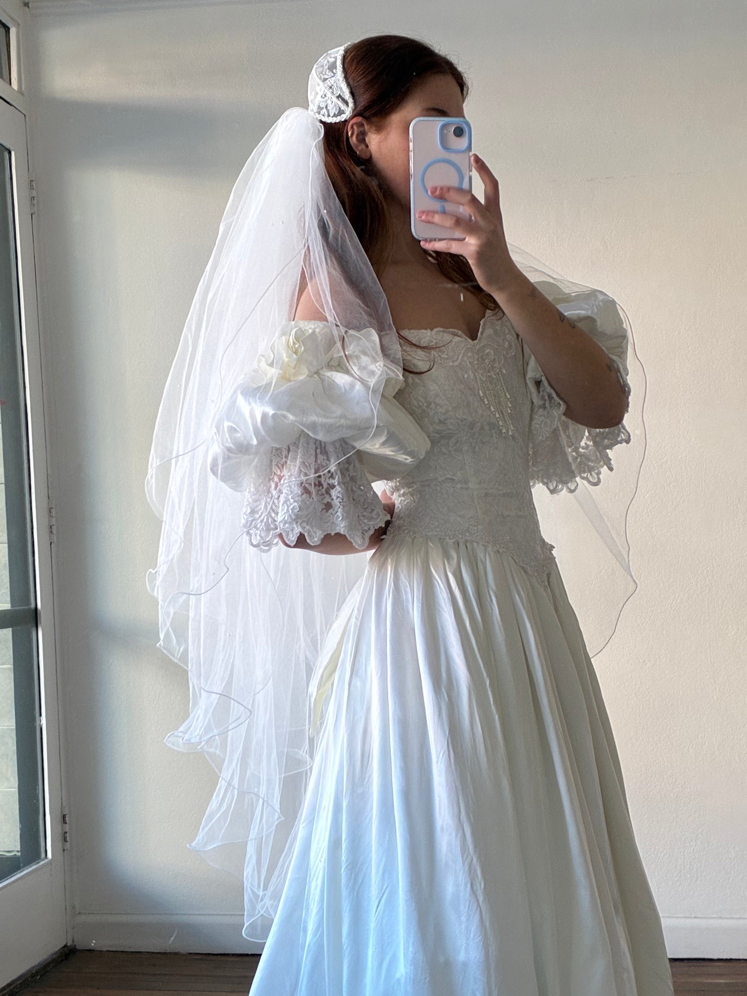 90s Lace Juliet Cap Triple-tiered Waltz Veil