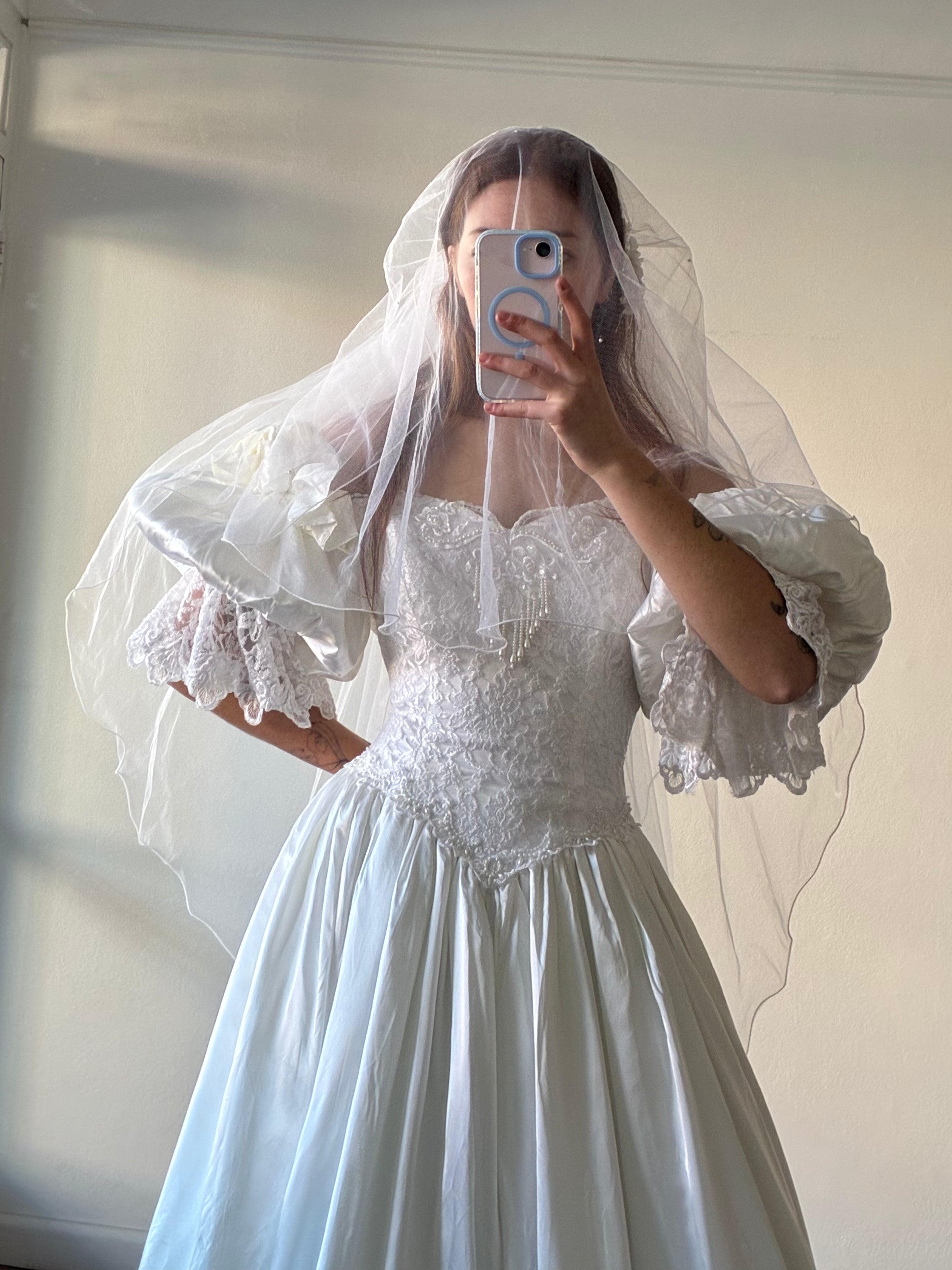 90s Lace Juliet Cap Triple-tiered Waltz Veil