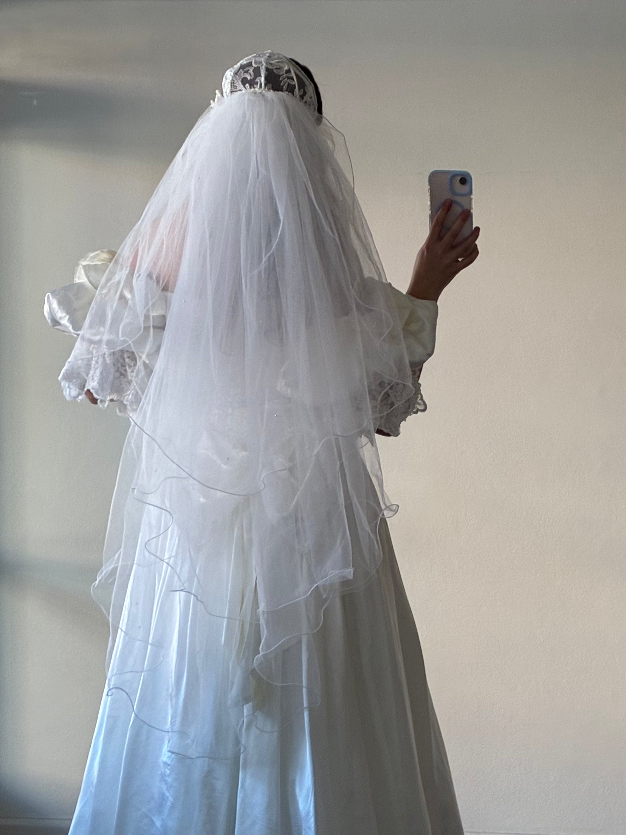 90s Lace Juliet Cap Triple-tiered Waltz Veil