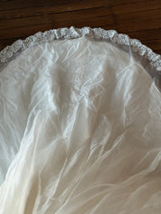 2000s Chantilly Lace Detail Organza Drop Waist Ballgown