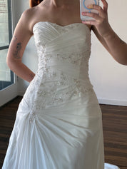 2000s Strapless Asymmetrical Chiffon Beaded Lace Appliqué Dress