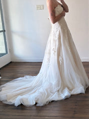 2000s Strapless Lace Appliqué Tulle Ballgown