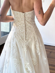 2000s Strapless Lace Appliqué Tulle Ballgown