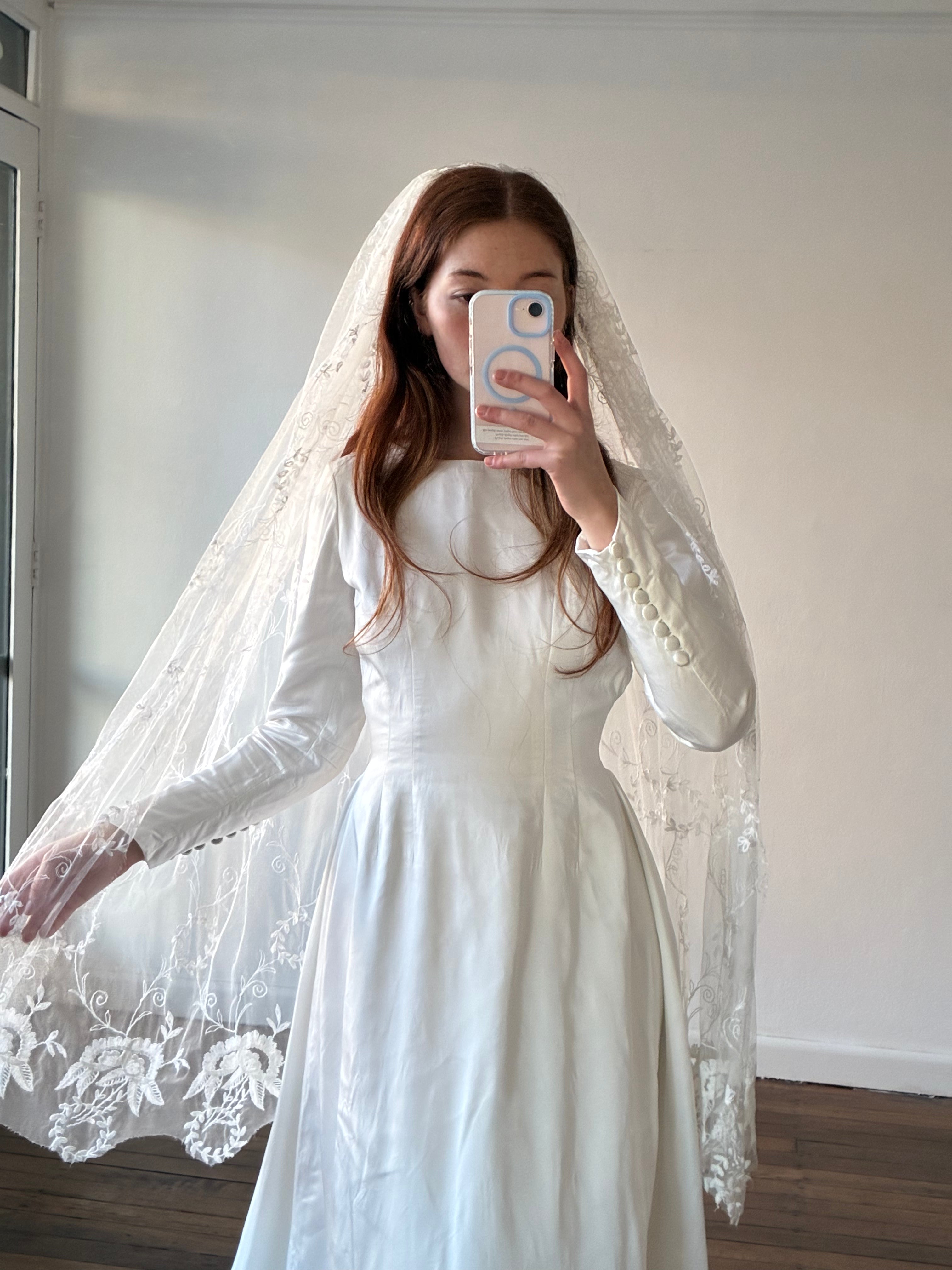 70s Tambour Embroidery Waltz Veil