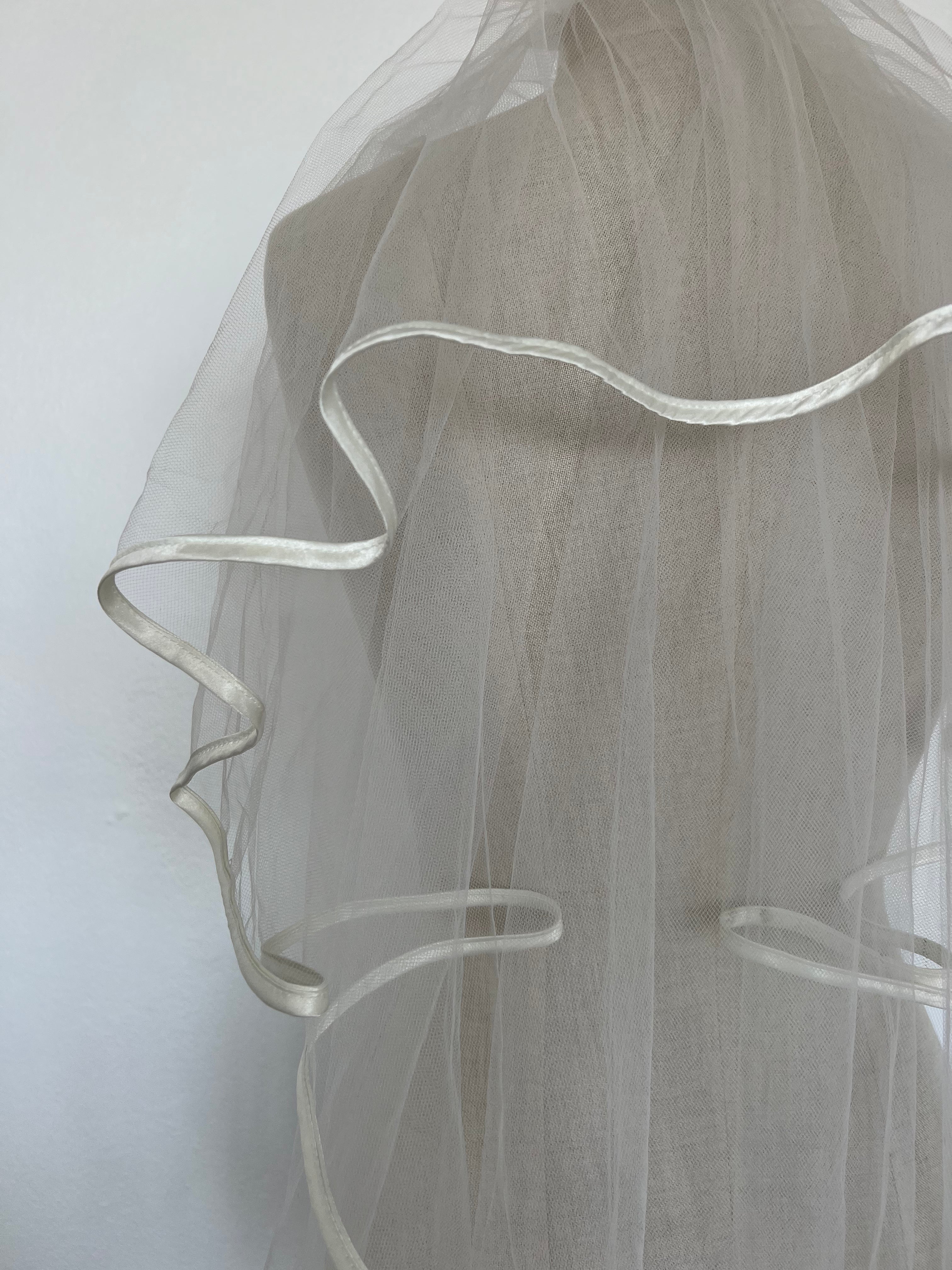 1990s Satin-lined Two-tiered Veil