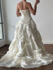 2000s Gathered Skirt and Beaded Embroidery Strapless Gown