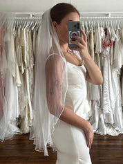 90s Fingertip Satin Trim Veil