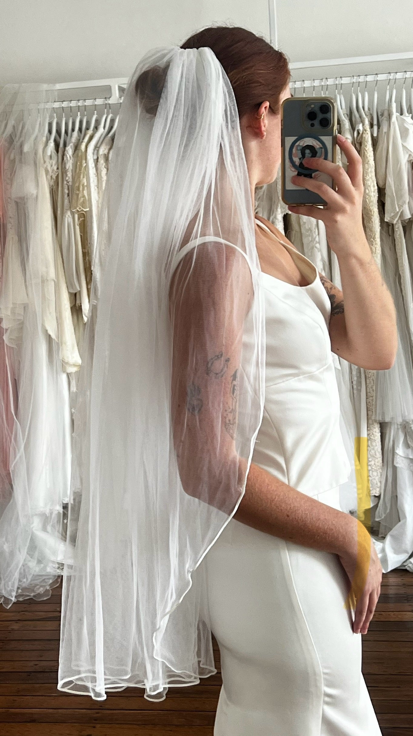 90s Fingertip Satin Trim Veil