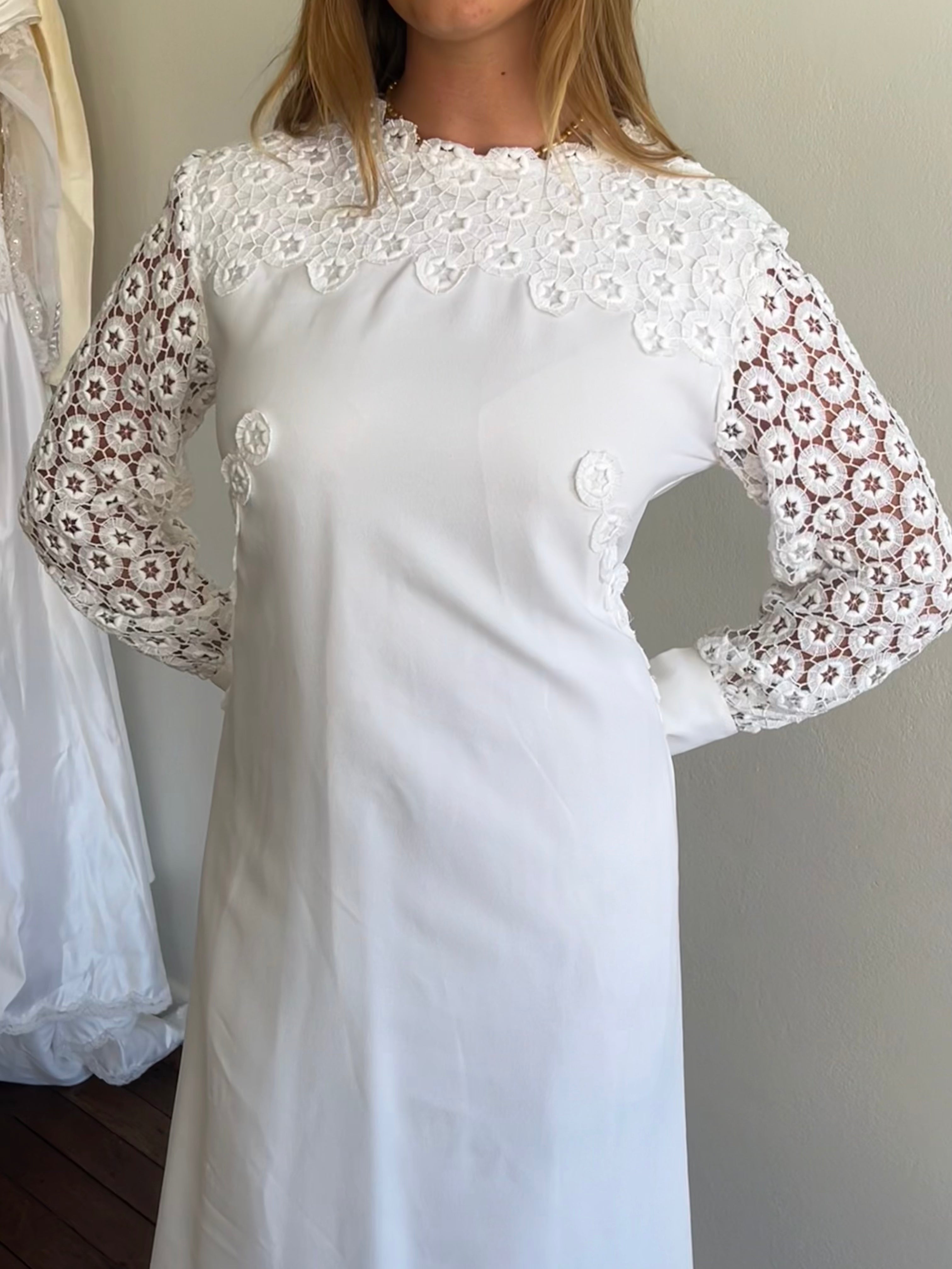 60s Guipure Lace Detail Shift Dress with Detachable Train