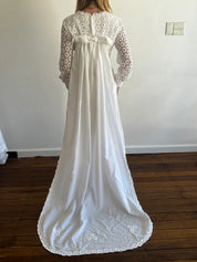 60s Guipure Lace Detail Shift Dress with Detachable Train