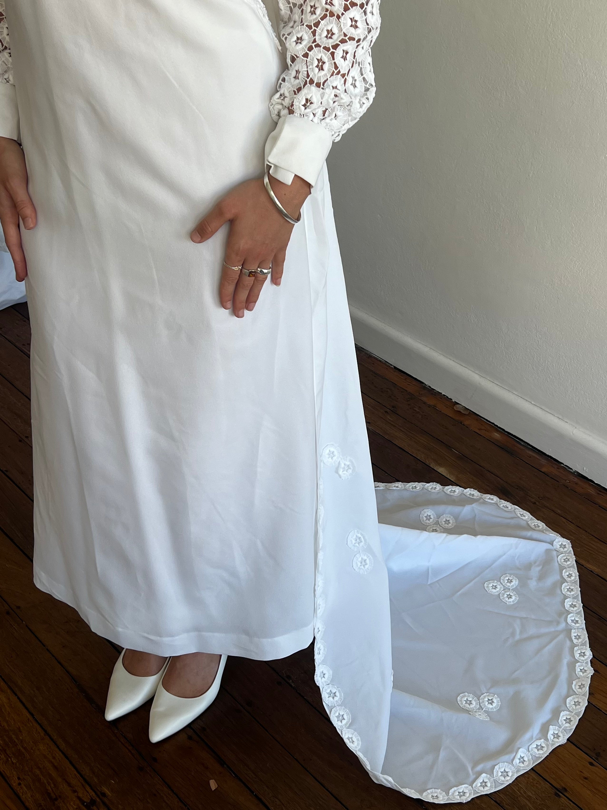 60s Guipure Lace Detail Shift Dress with Detachable Train