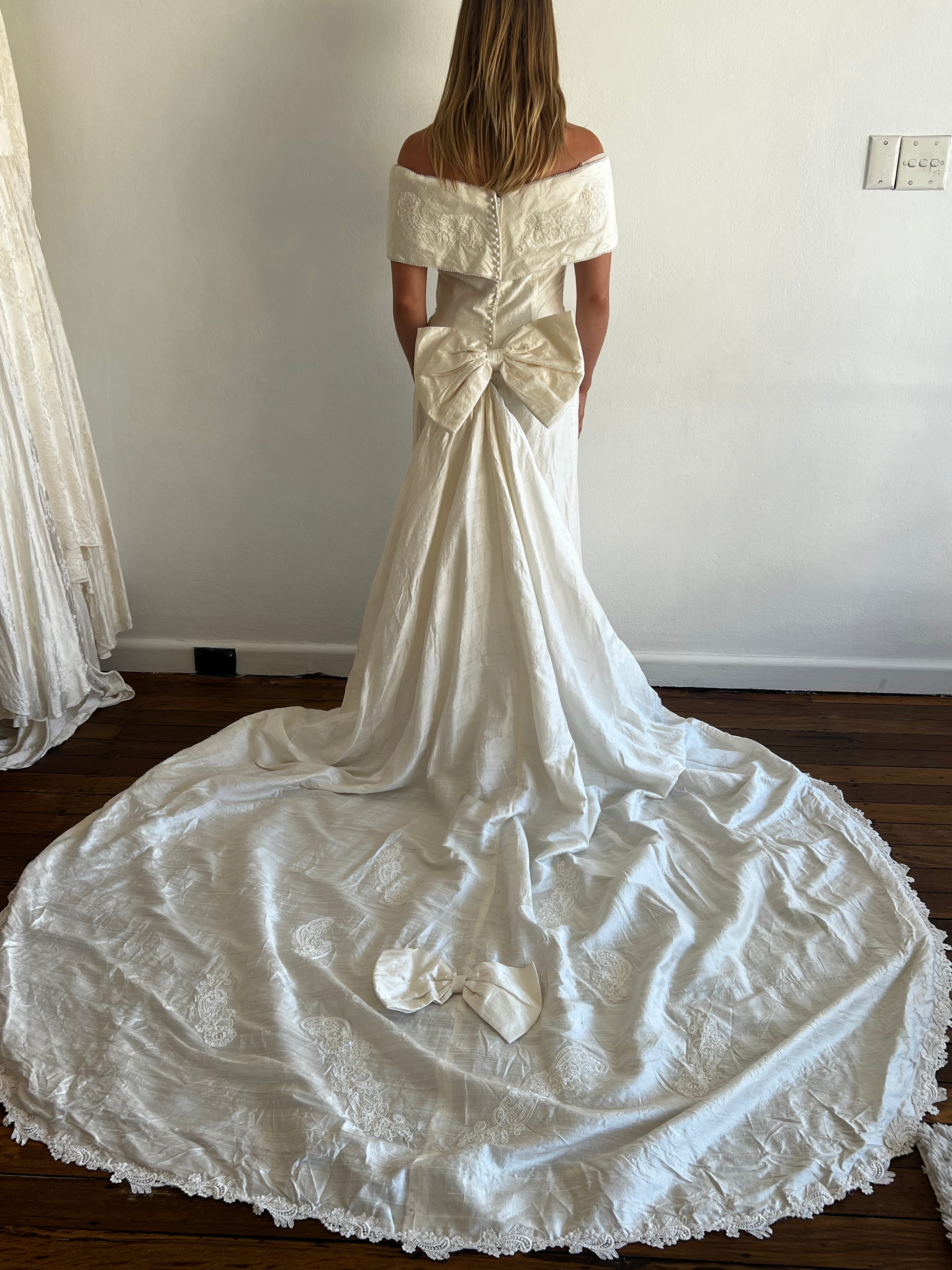 80s Raw Silk Off-the-shoulder Column Dress with Detachable Train