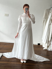 70s Daisy Lace Panel Train Dress