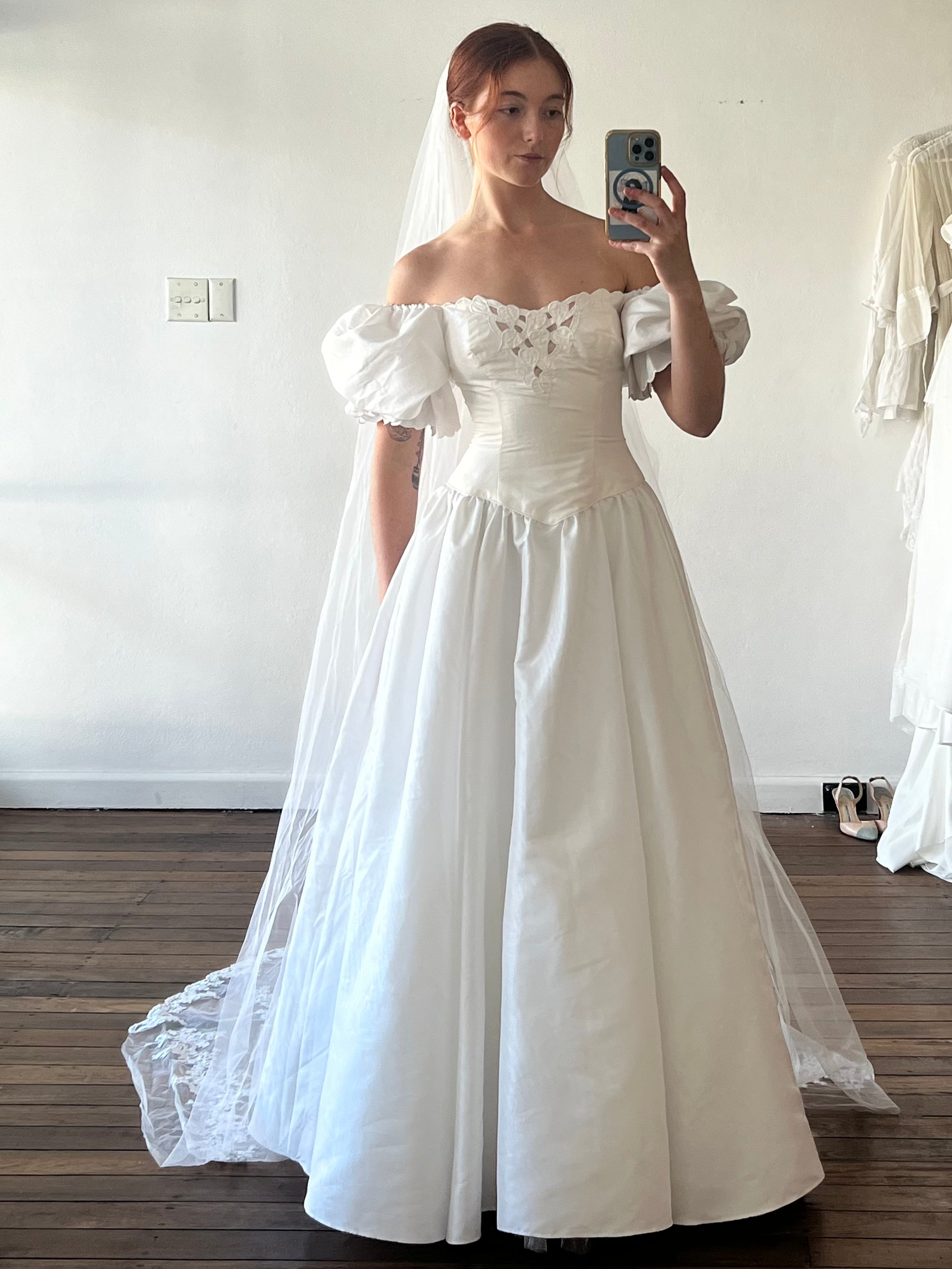 90s Alencon Lace Applique Chapel Veil