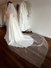 90s Tiara Cathedral Scalloped Trim Veil