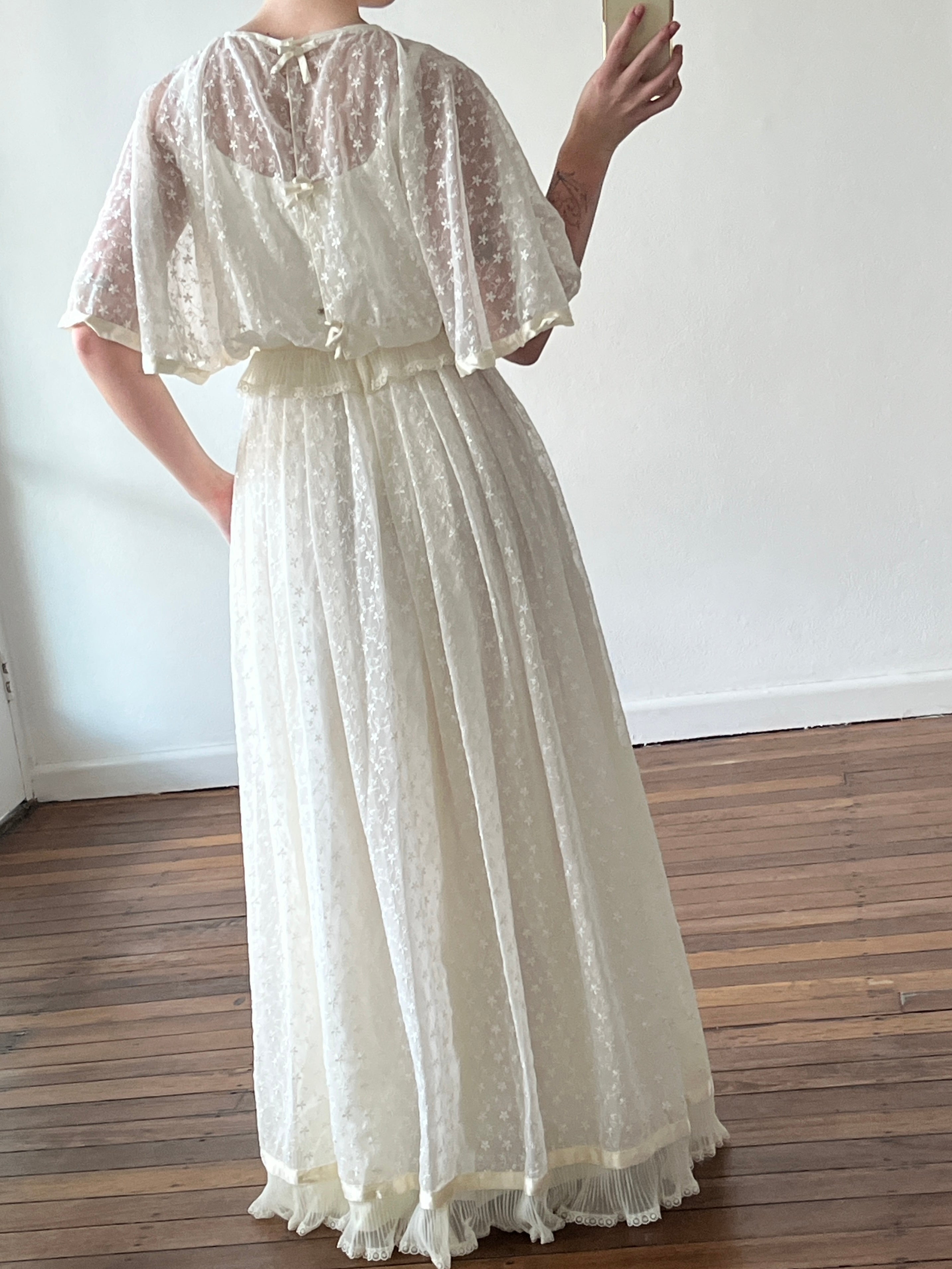 70s Broderie Anglaise Flutter Sleeve Dress