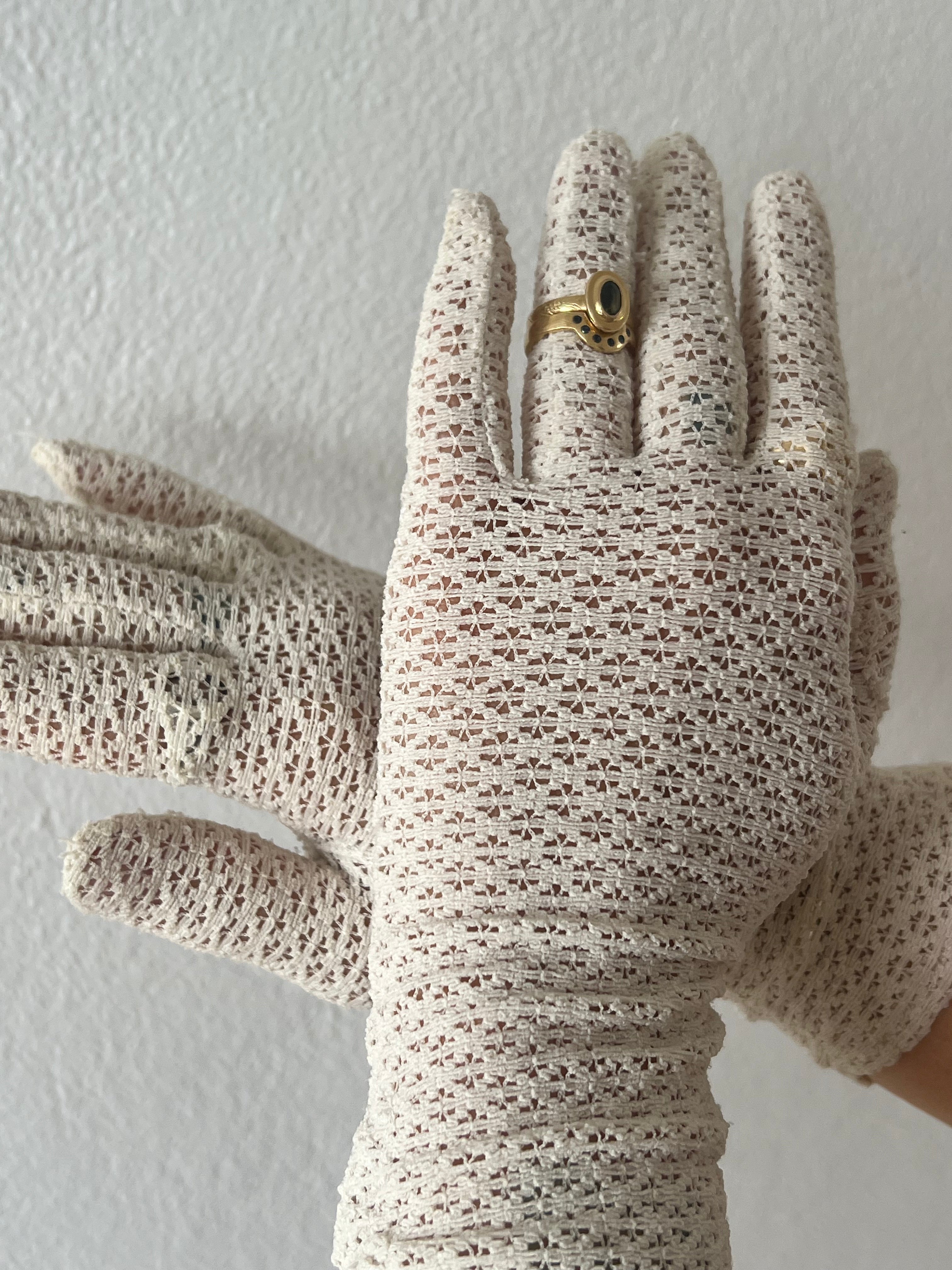 1960s Lace Gloves