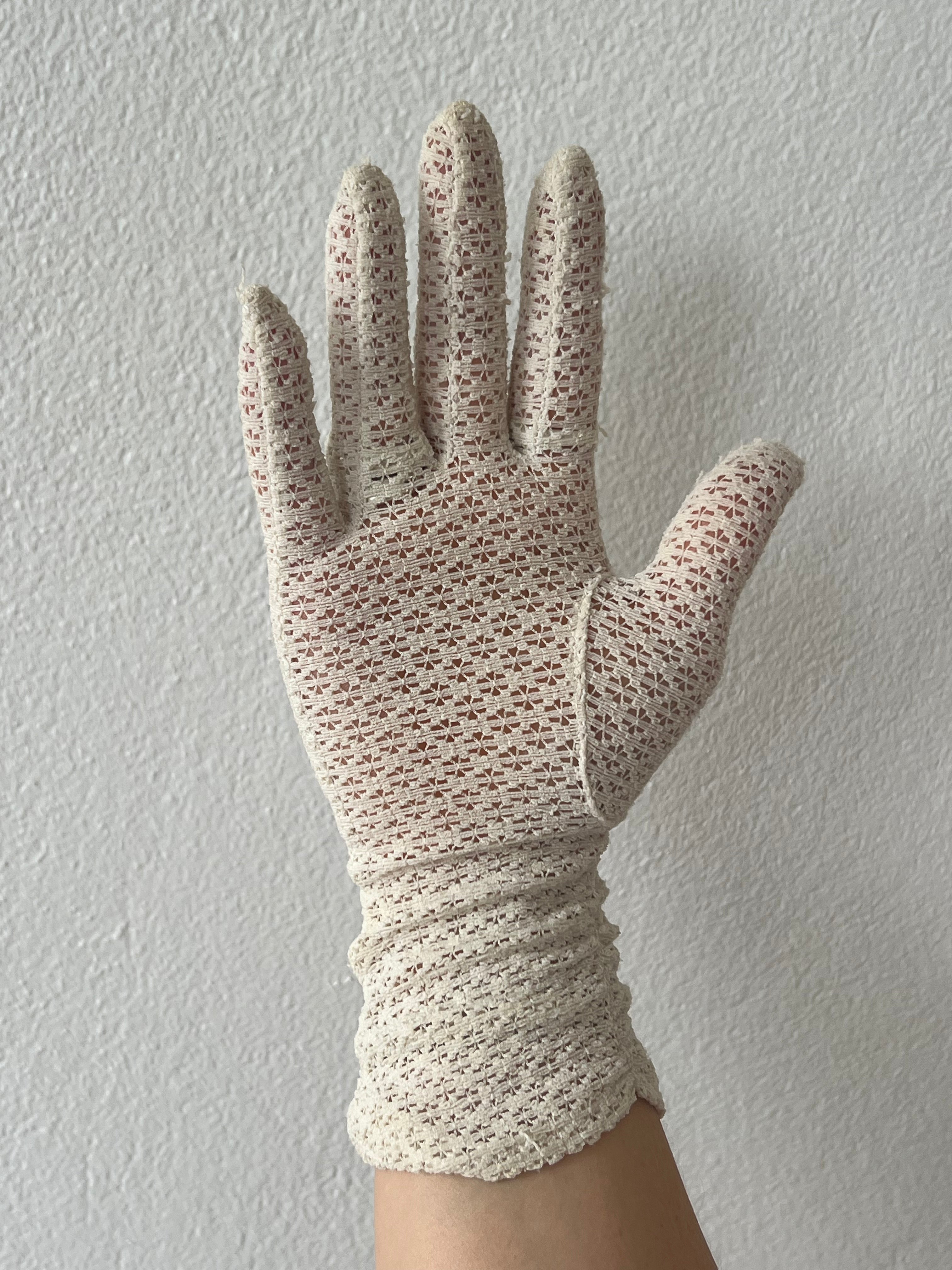 1960s Lace Gloves