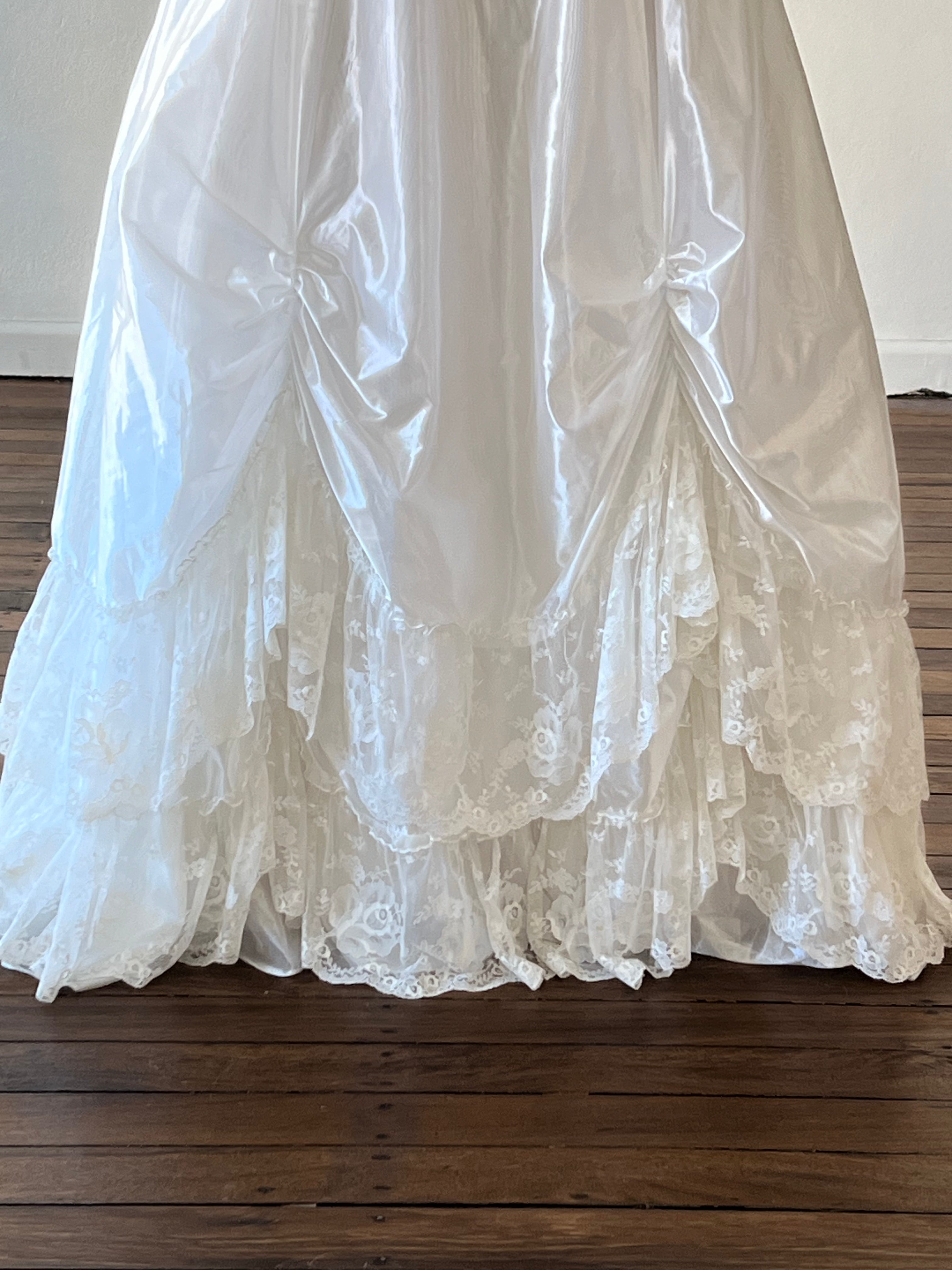 80s Tiered Ruched Lace Off-the-shoulder Dress