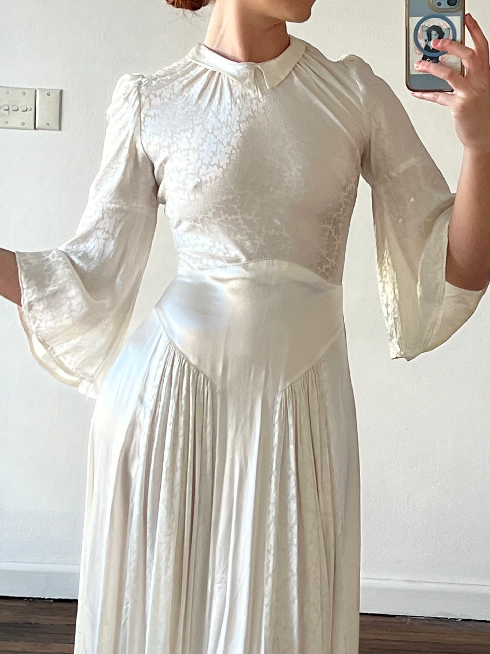 30s Silk Collared Flare Sleeve Dress