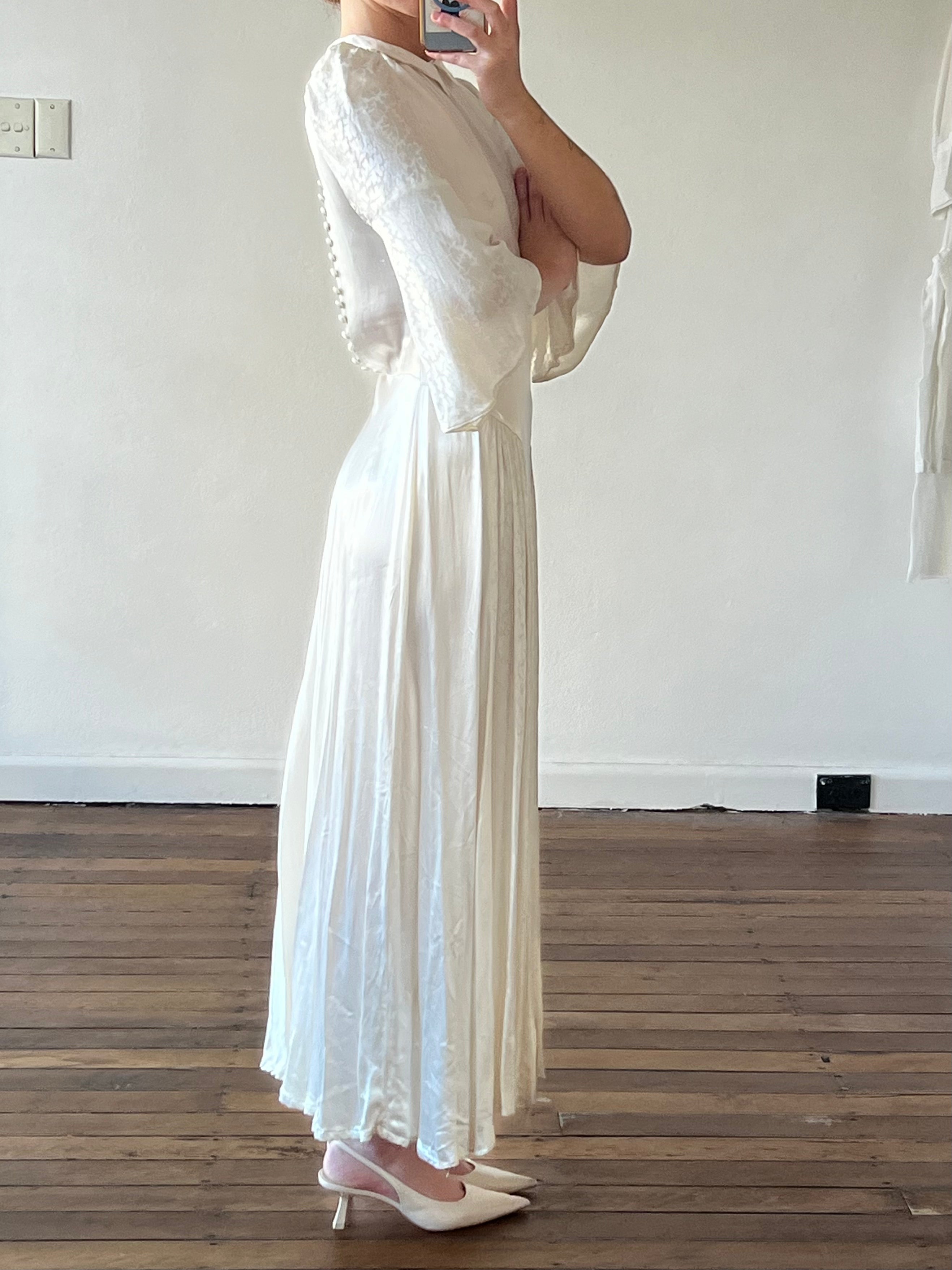 30s Silk Collared Flare Sleeve Dress