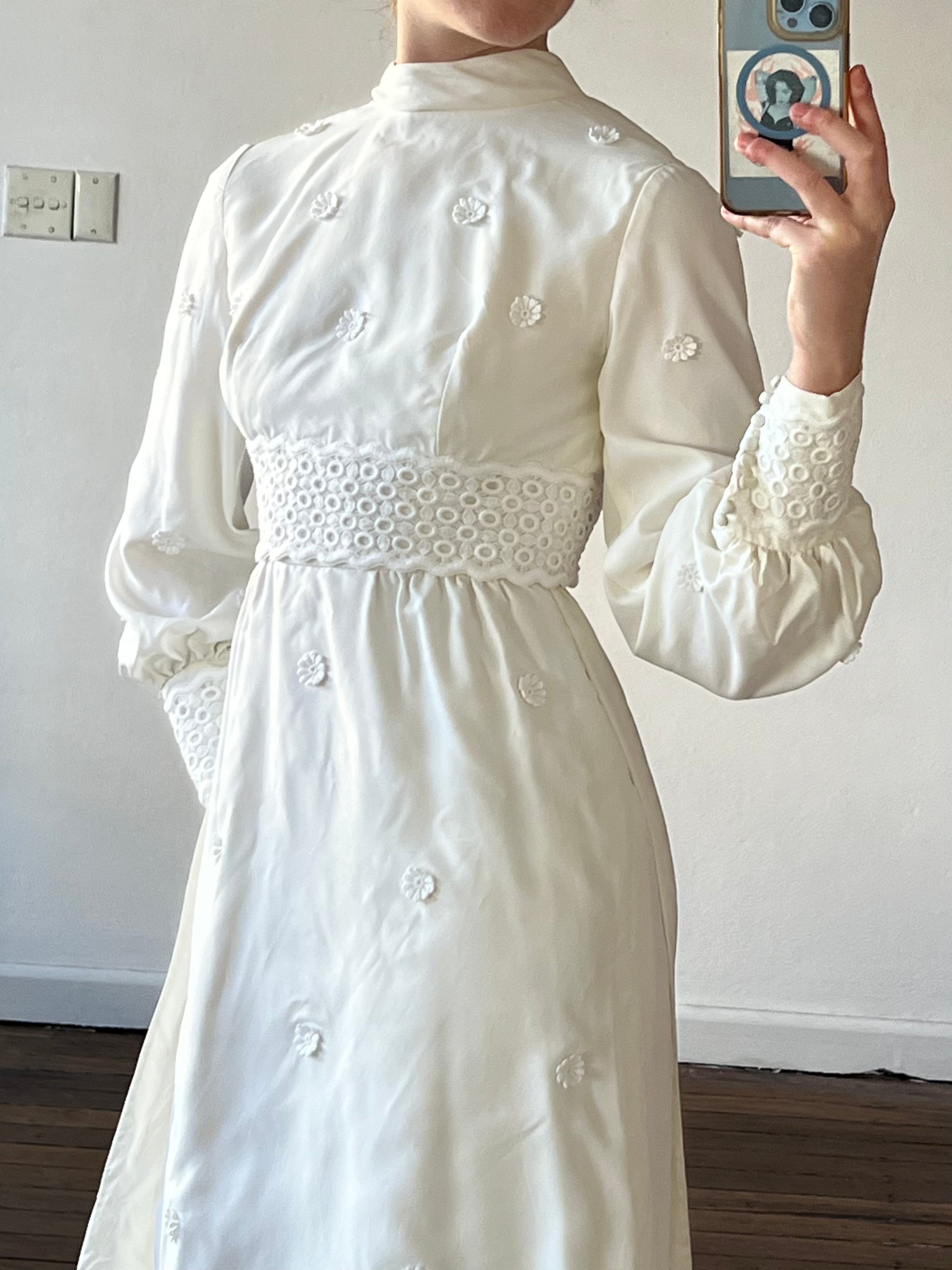 70s Daisy Lace Detail Panel Train Dress