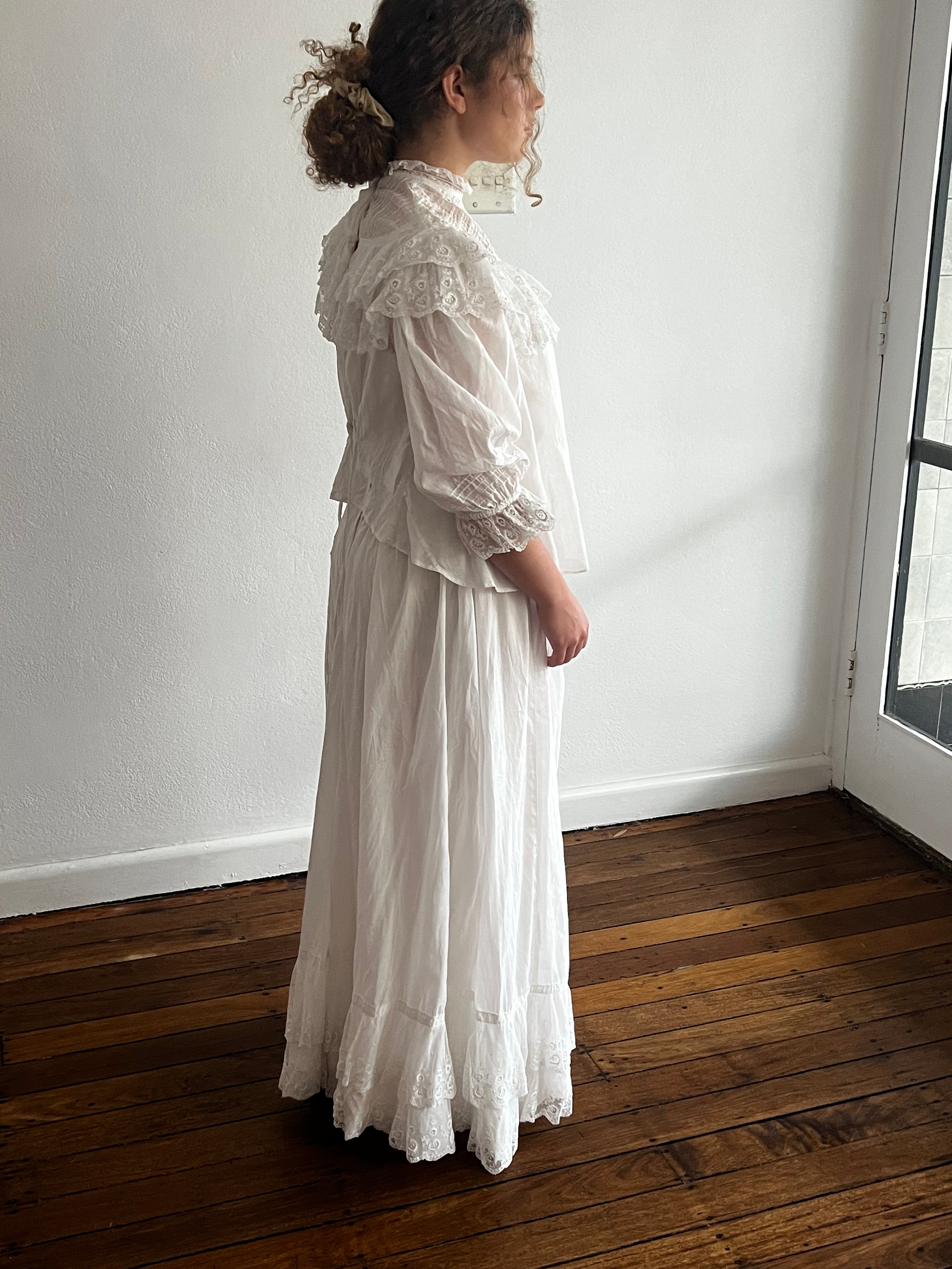 1908 Edwardian Cotton and Lace Trim Set