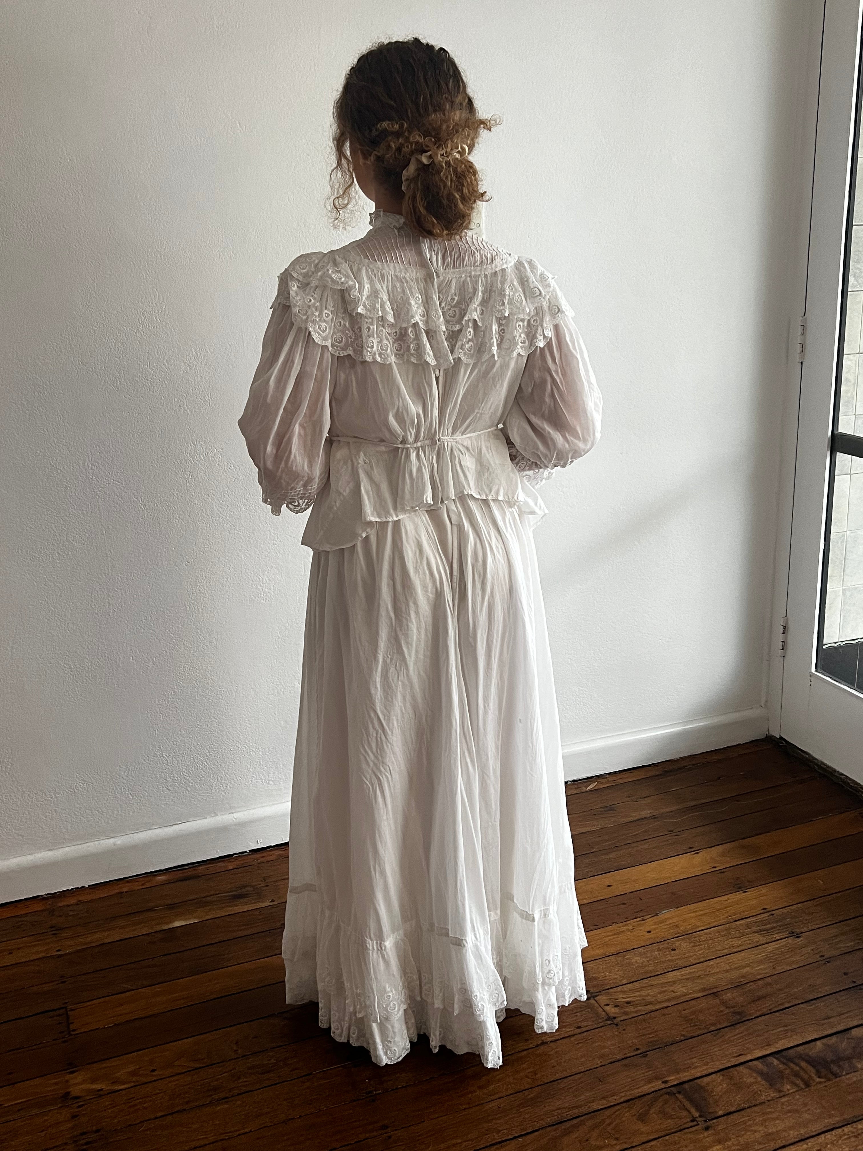 1908 Edwardian Cotton and Lace Trim Set