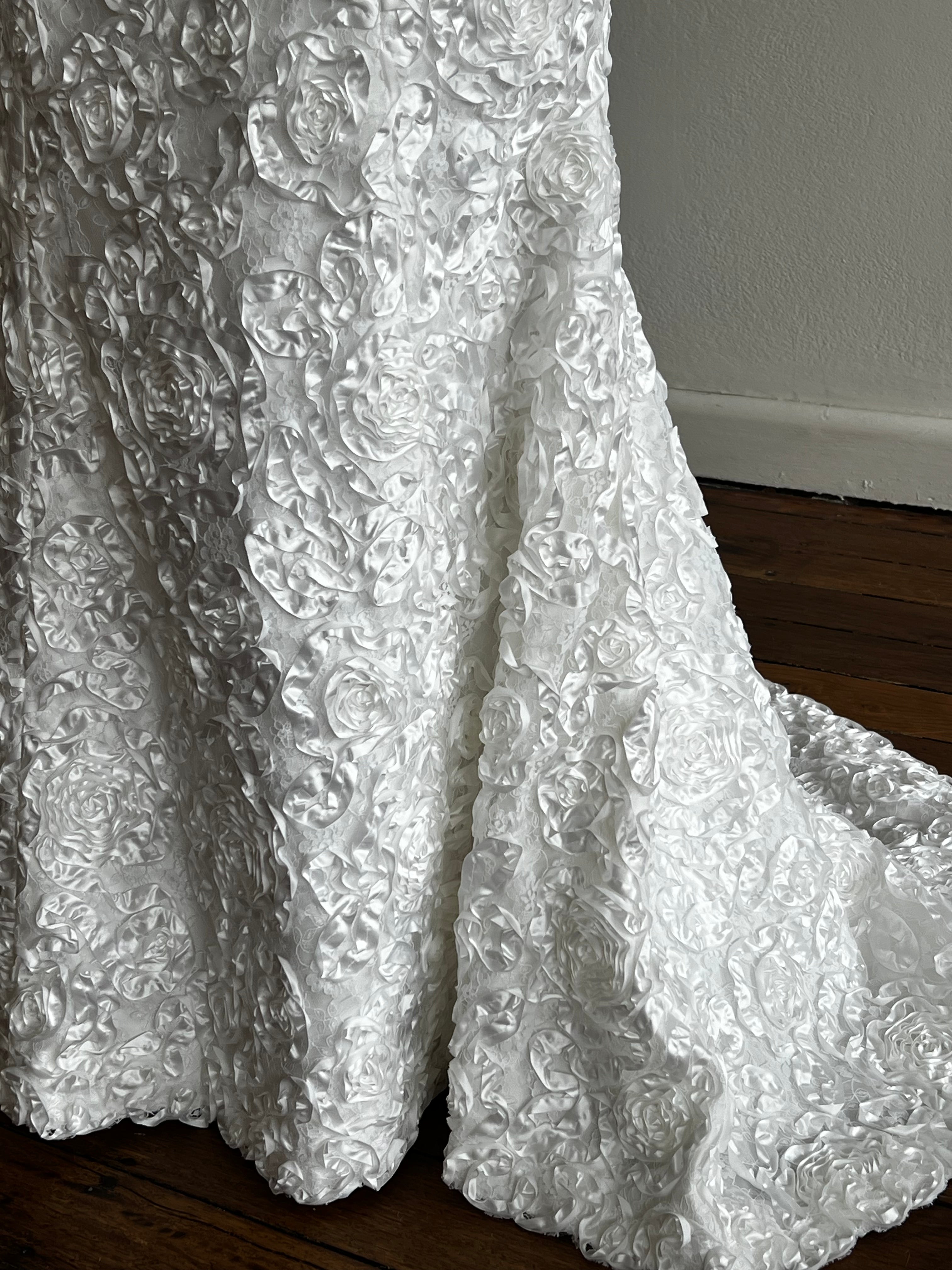 90s Corded Lace Mermaid Dramatic Bow Dress