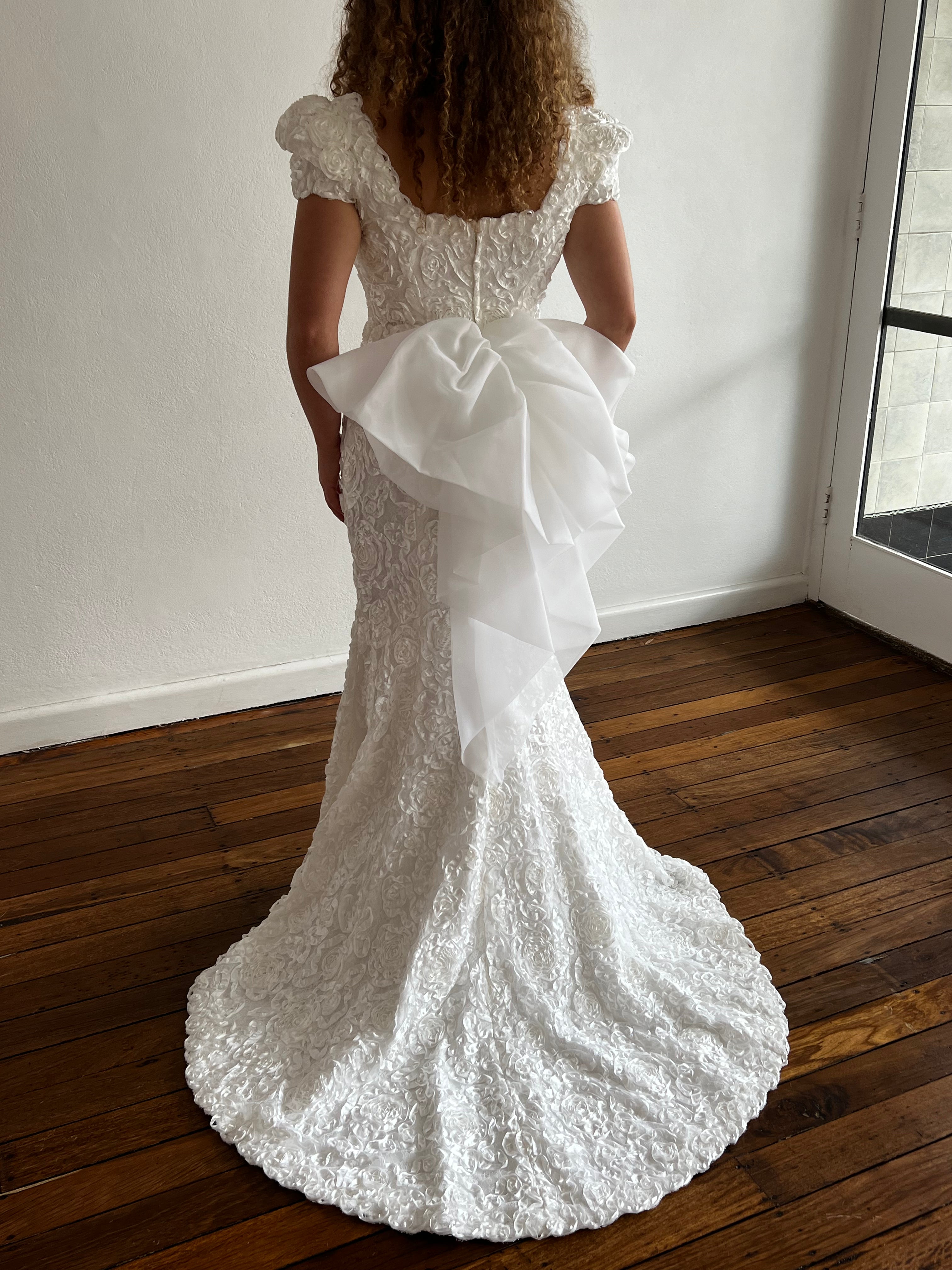 90s Corded Lace Mermaid Dramatic Bow Dress