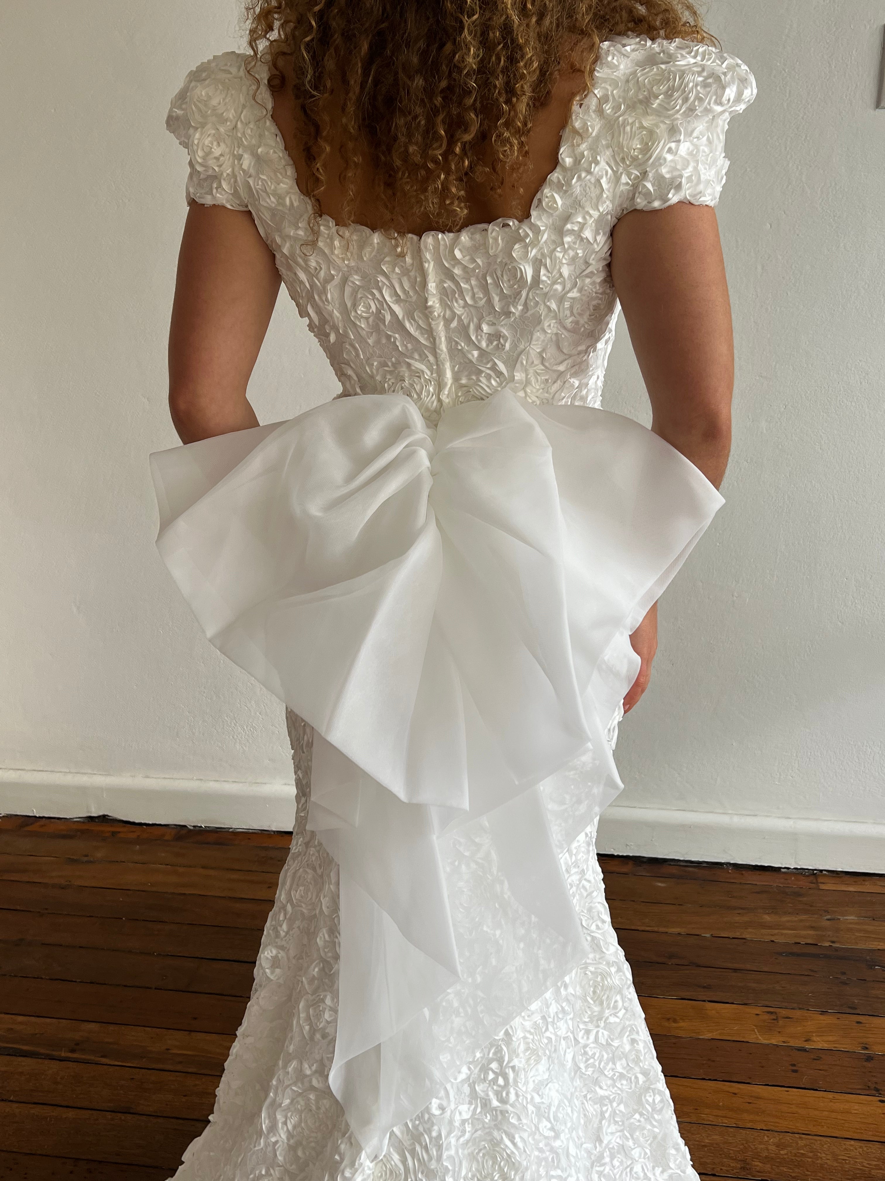 90s Corded Lace Mermaid Dramatic Bow Dress