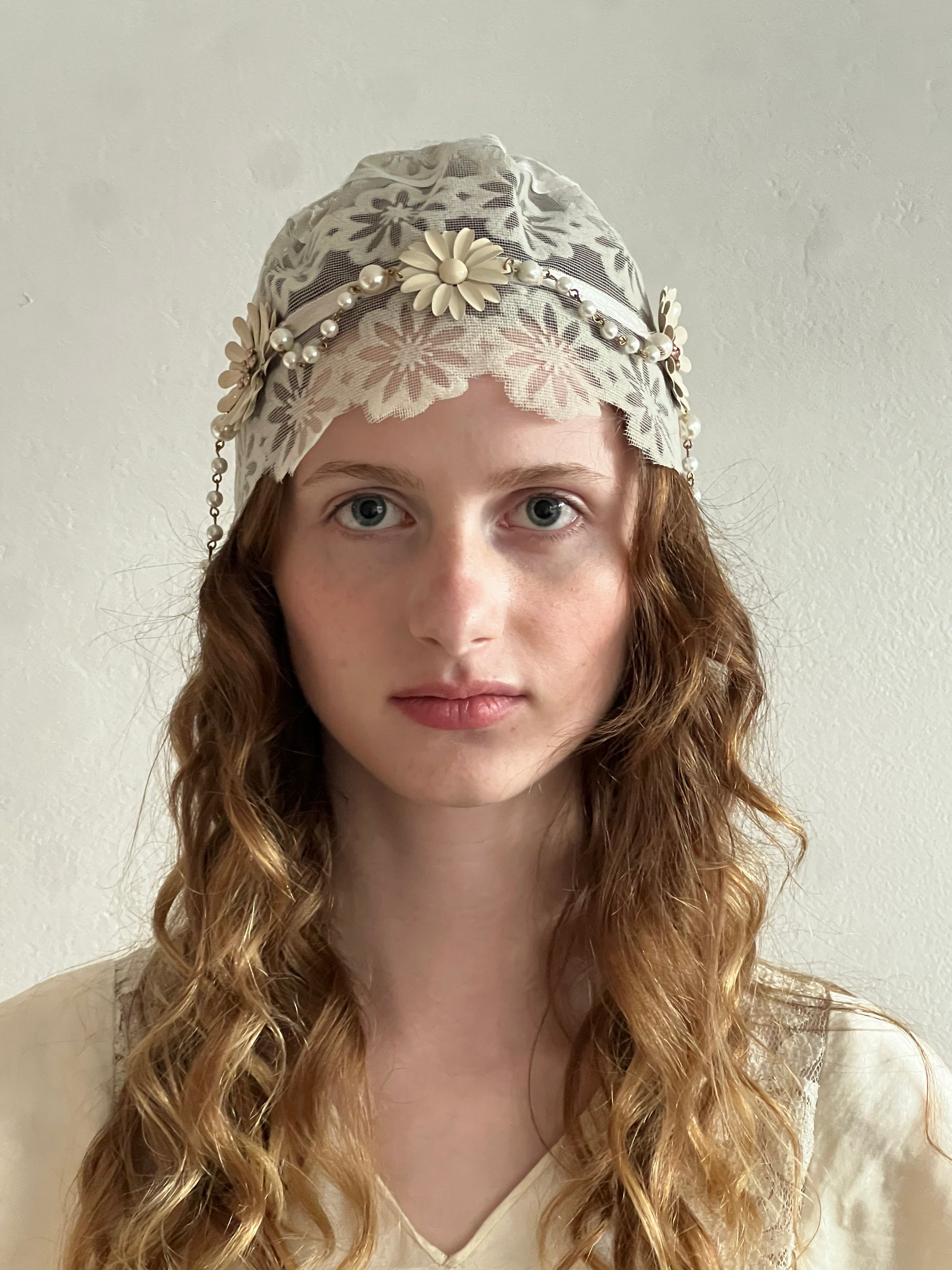 30s Flapper Flocked Daisy Juliet Cap