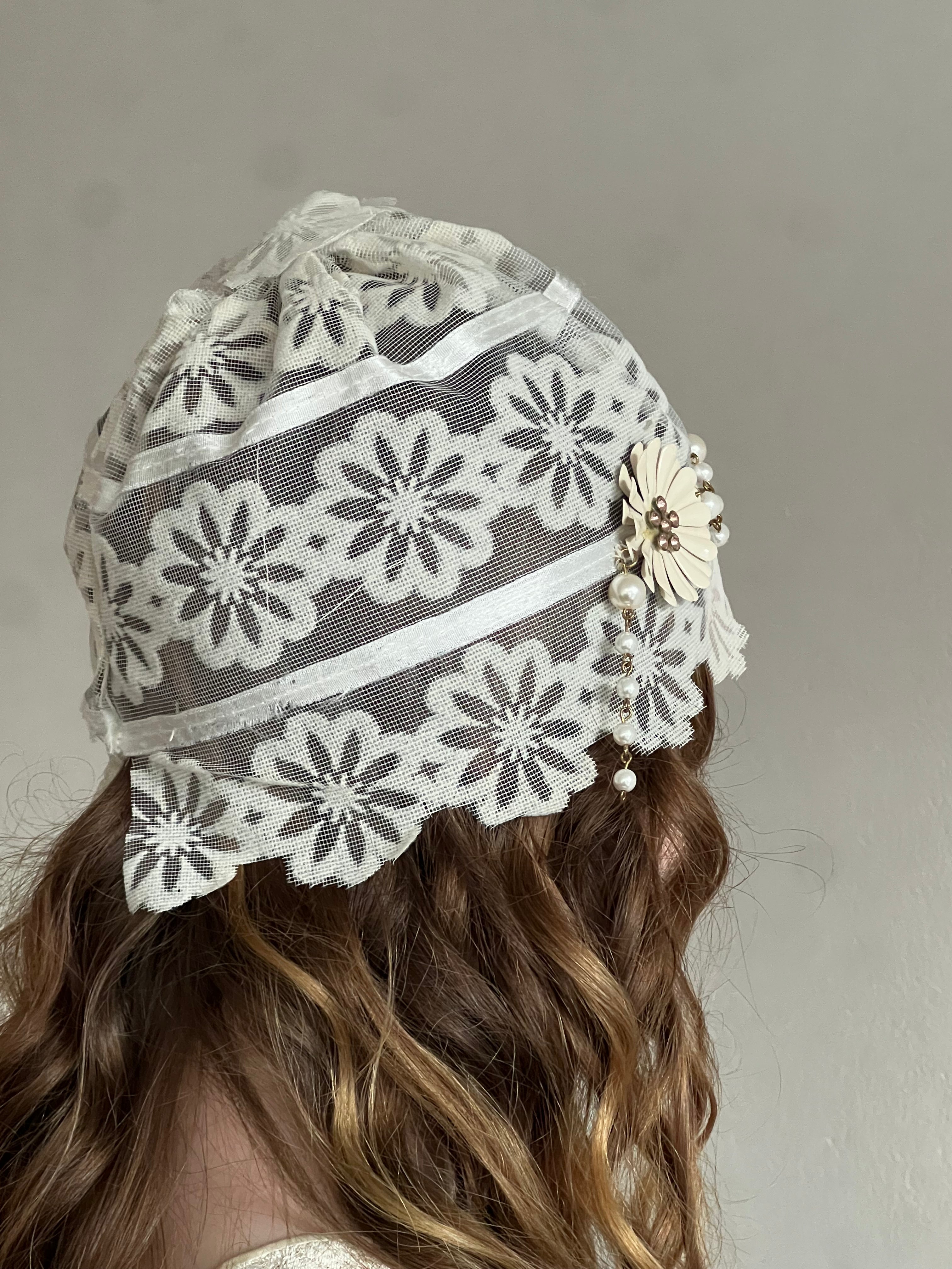 30s Flapper Flocked Daisy Juliet Cap