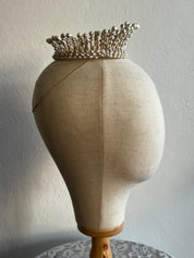 40s Wax Pearl Fringe Crown