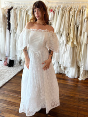 80s Alençon Lace Off-the-shoulder Cape Sleeve Dress