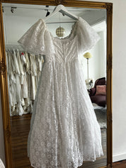 80s Alençon Lace Off-the-shoulder Cape Sleeve Dress