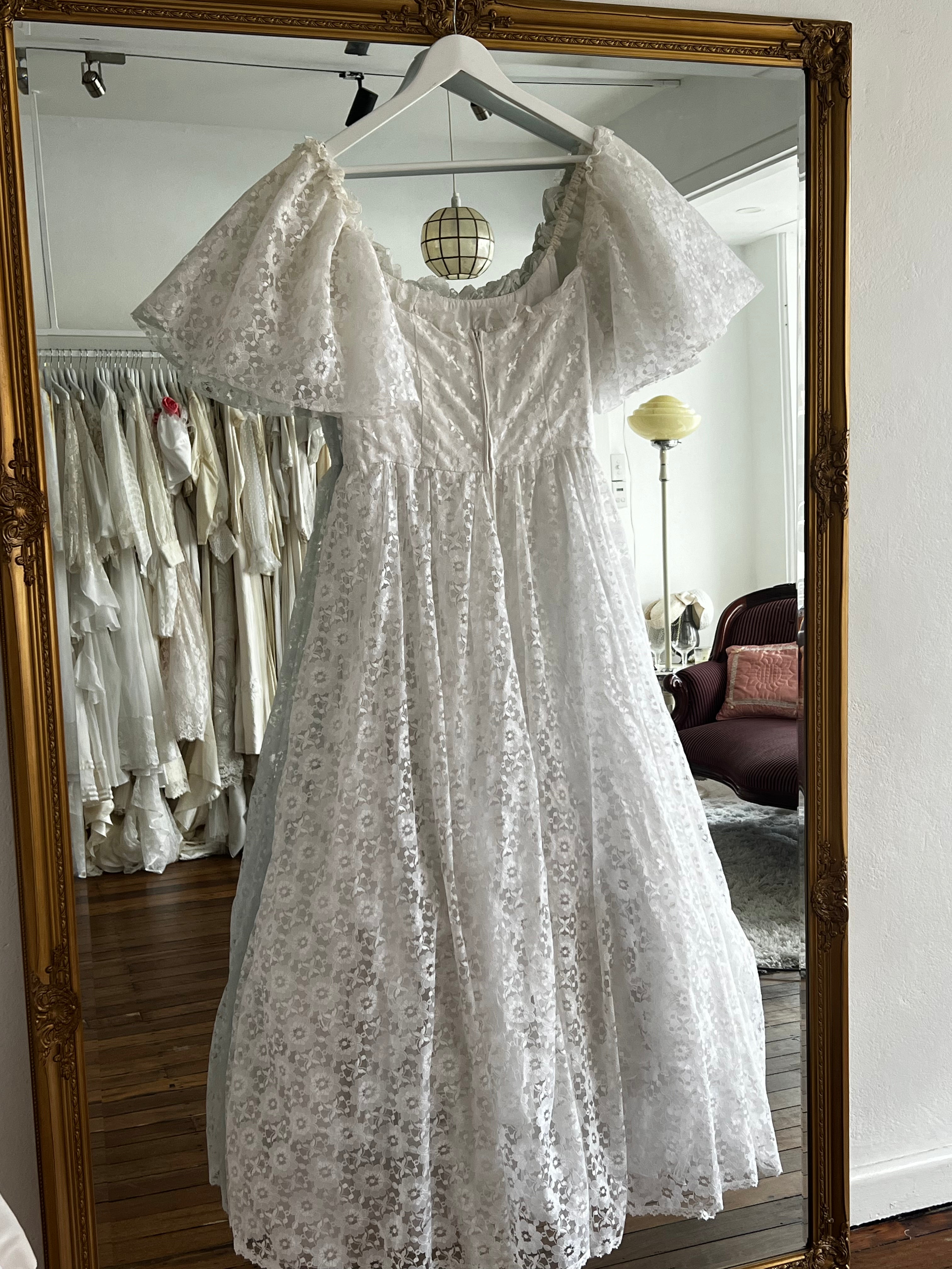 80s Alençon Lace Off-the-shoulder Cape Sleeve Dress