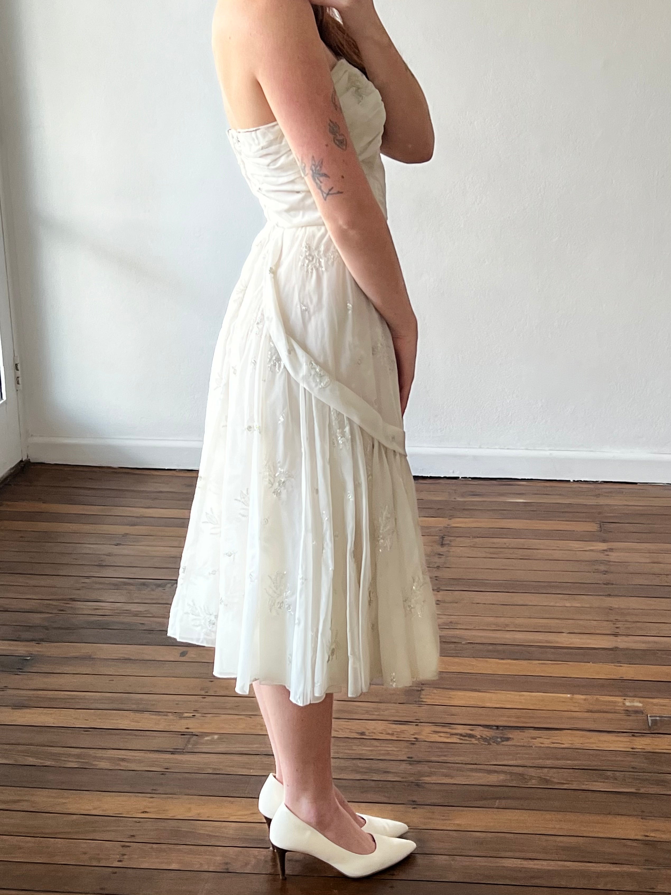 50s Embroidered Silver Blossom Mini