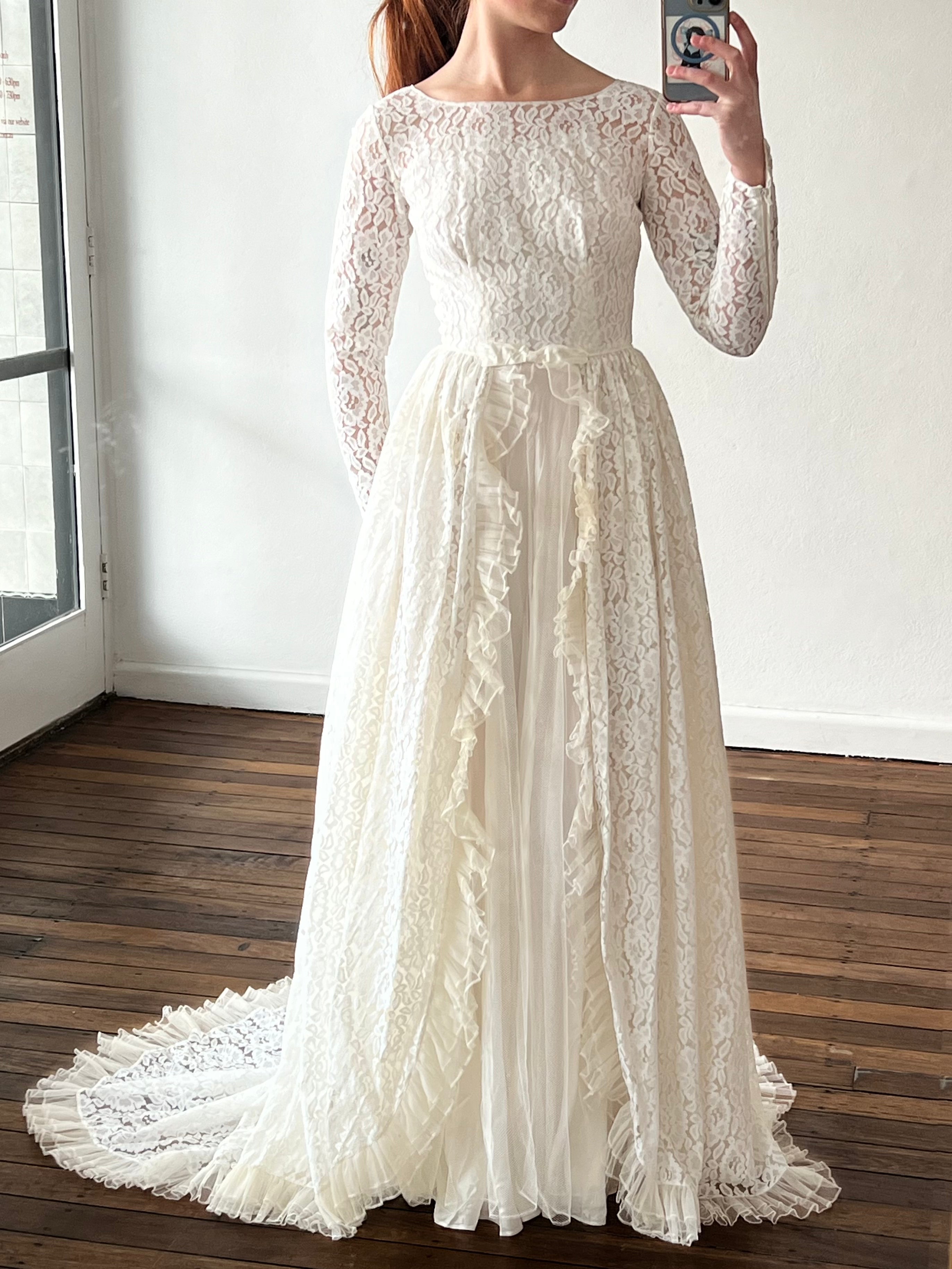 60s Alençon Lace Tulle Ruffle Trim Dress