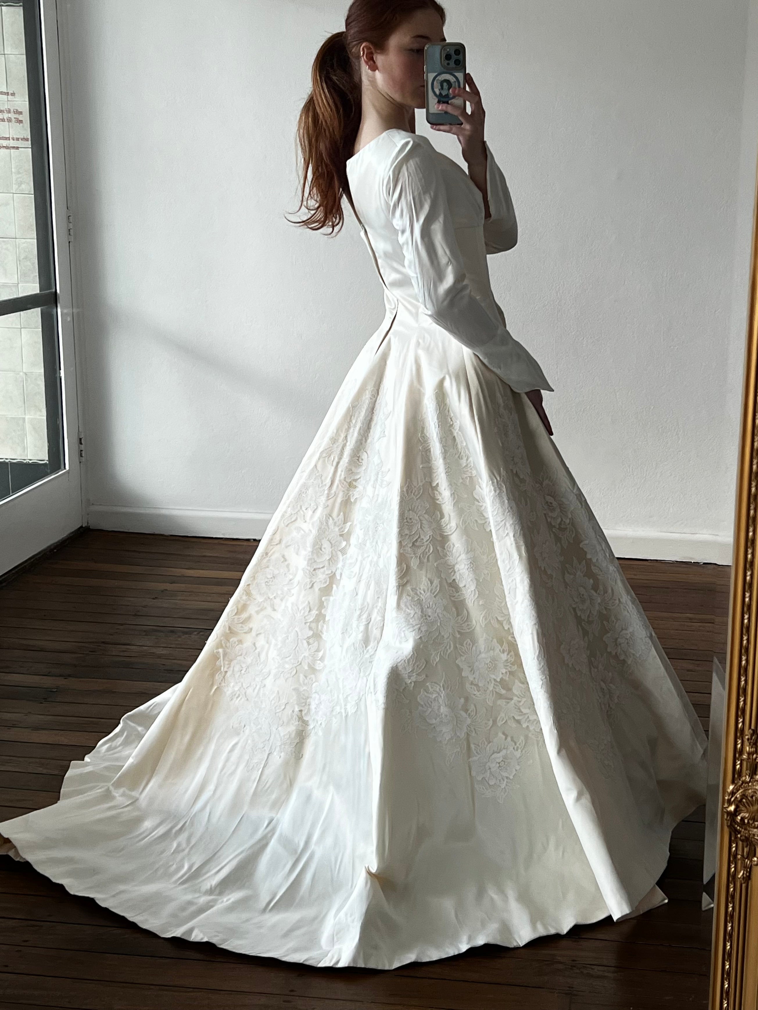 50s Lace Detail Empire Long Sleeve Ballgown