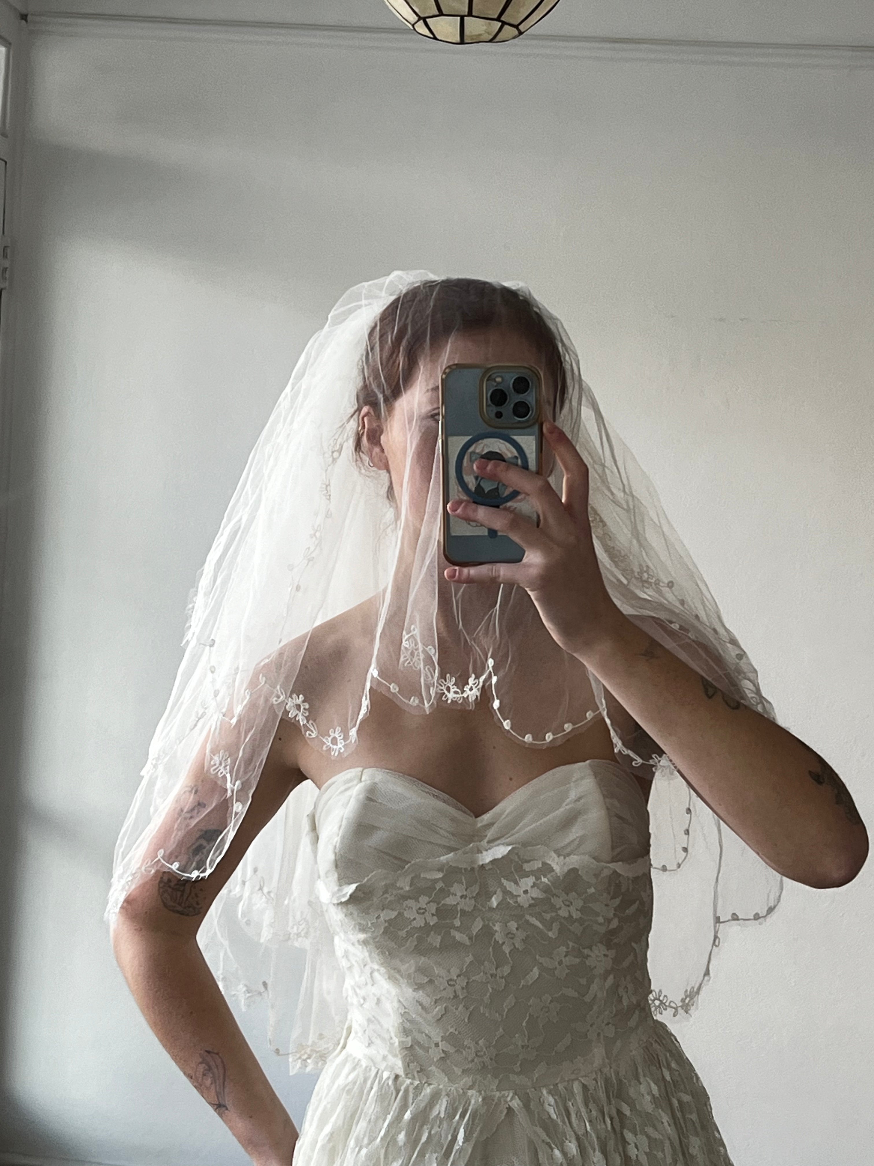 60s Scalloped Floral Embroidered Trim Triple Tier Veil