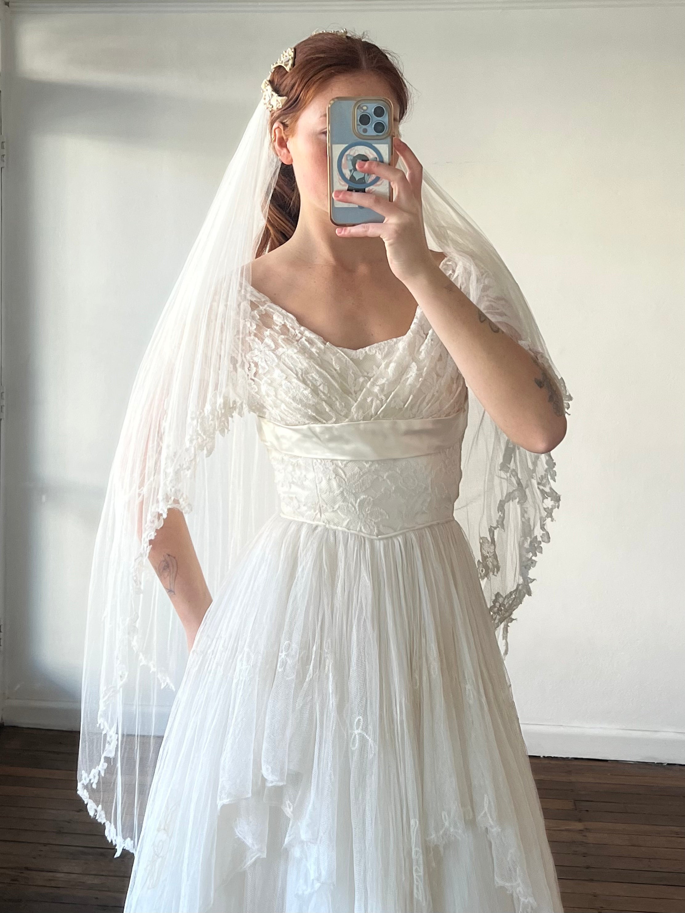 40s Silk Tulle Lace Trim Fingertip Juliet Cage Veil with Blusher