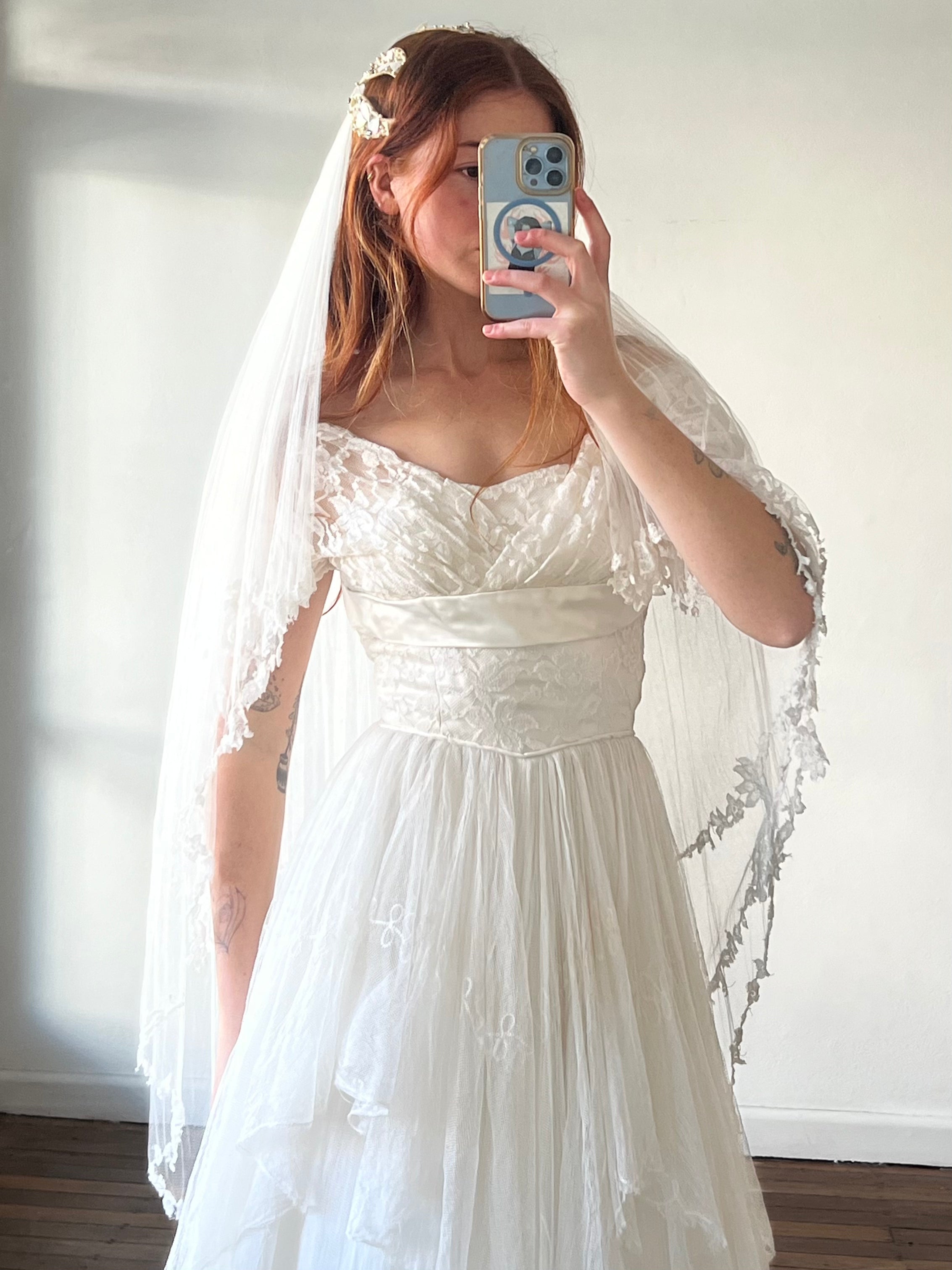 40s Silk Tulle Lace Trim Fingertip Juliet Cage Veil with Blusher