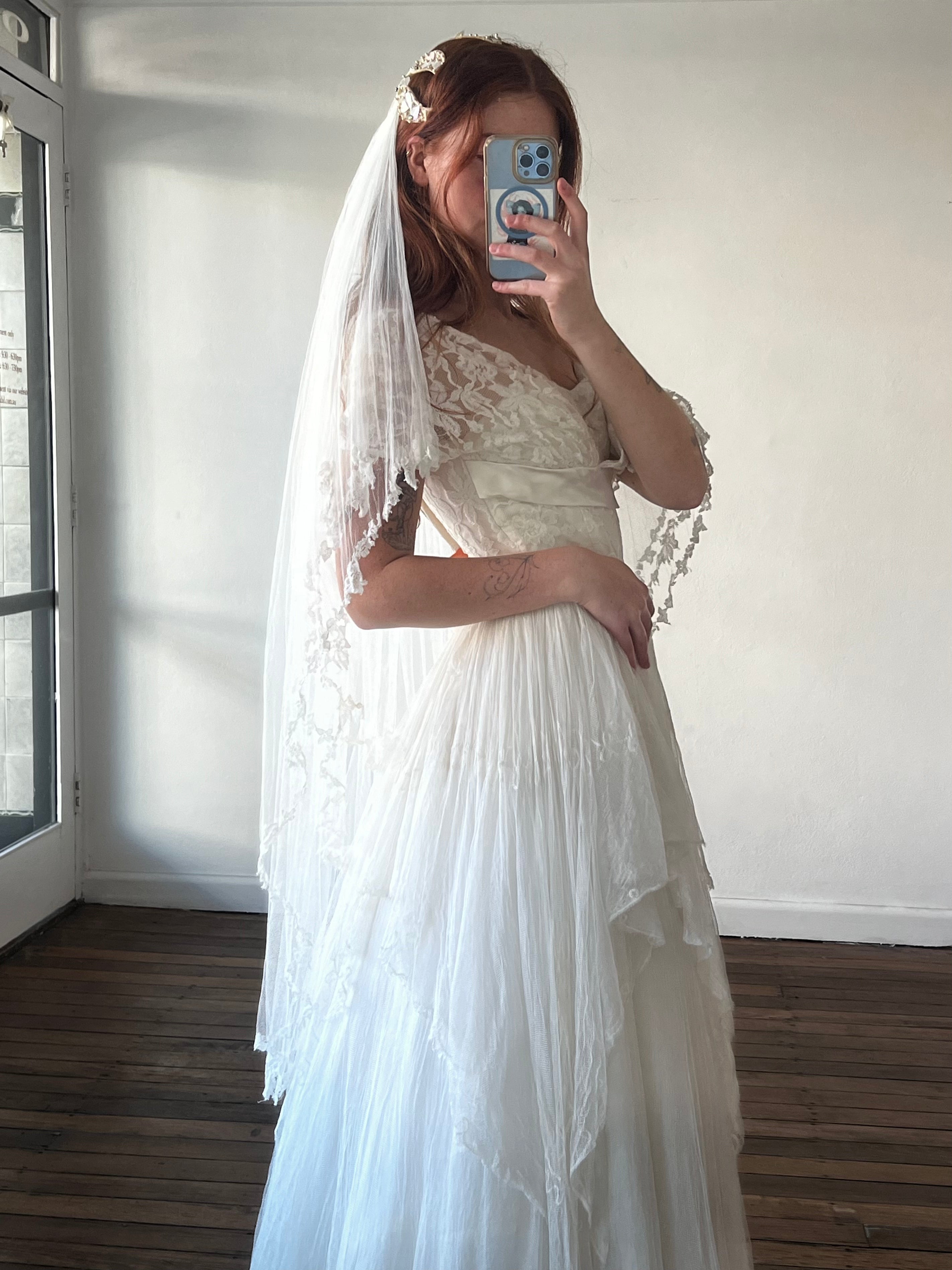 40s Silk Tulle Lace Trim Fingertip Juliet Cage Veil with Blusher